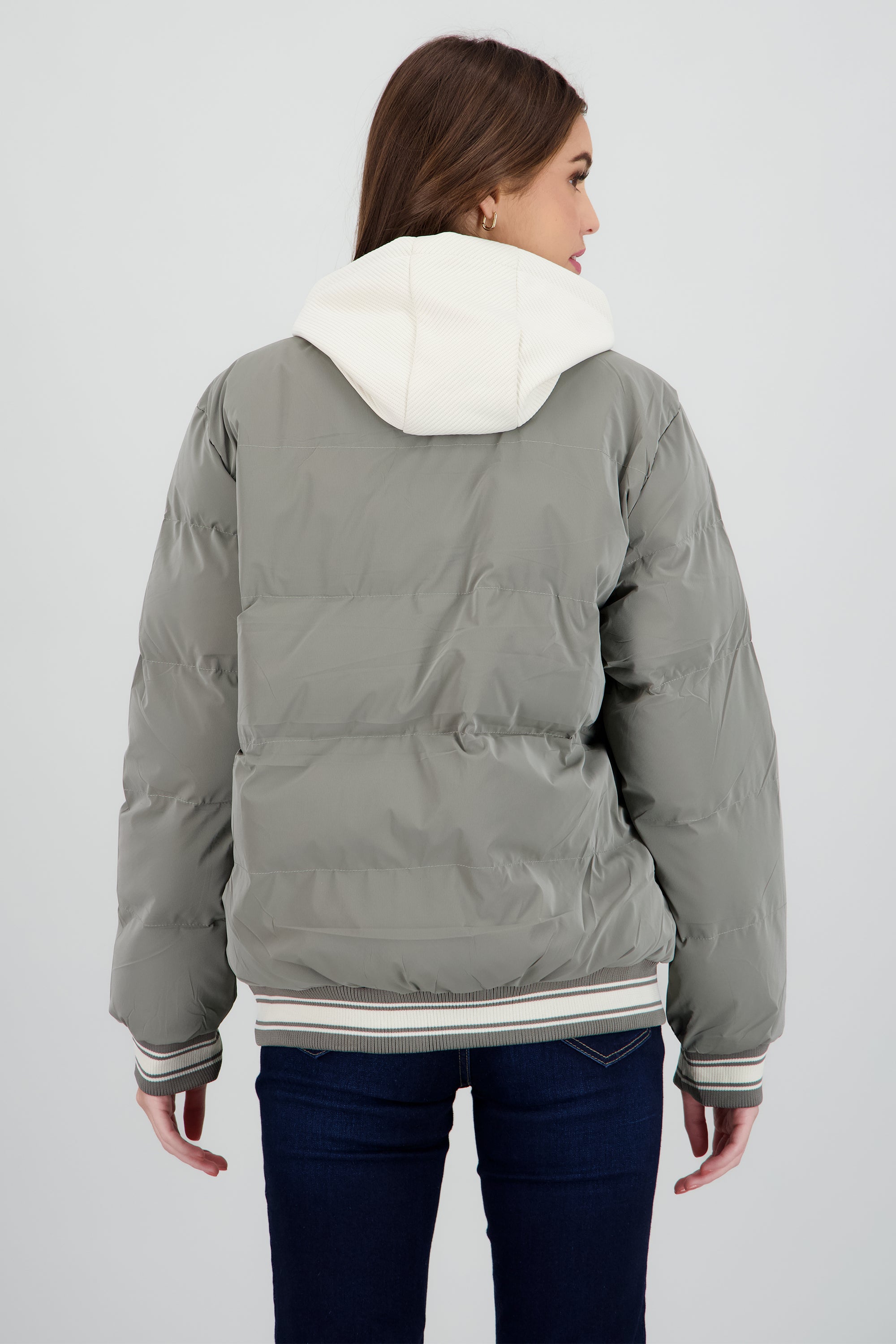 Chamarra beisbolera detalle resortes GRIS JASPE