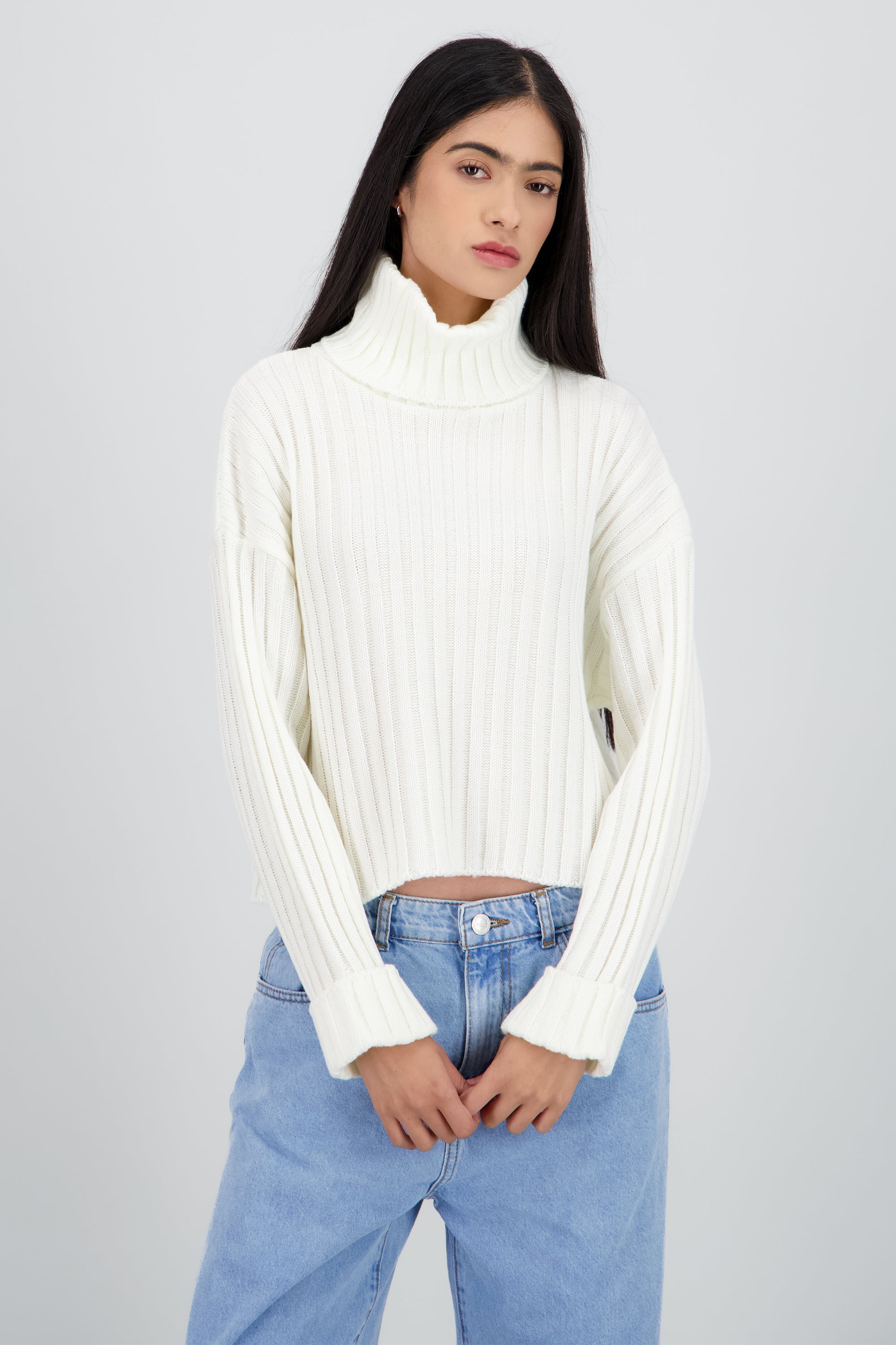 Sueter tejido cuello alto HUESO