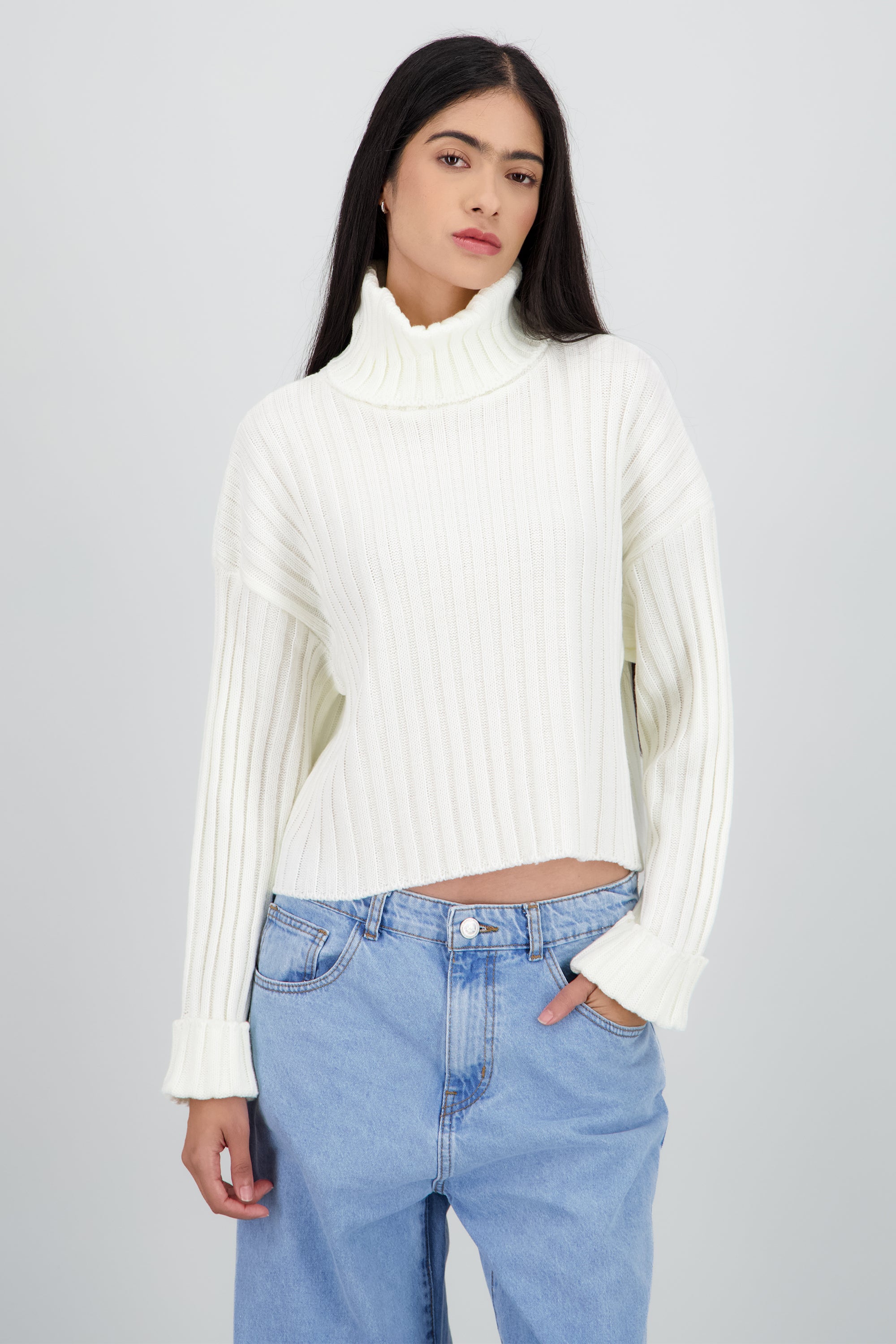 Sueter tejido cuello alto HUESO