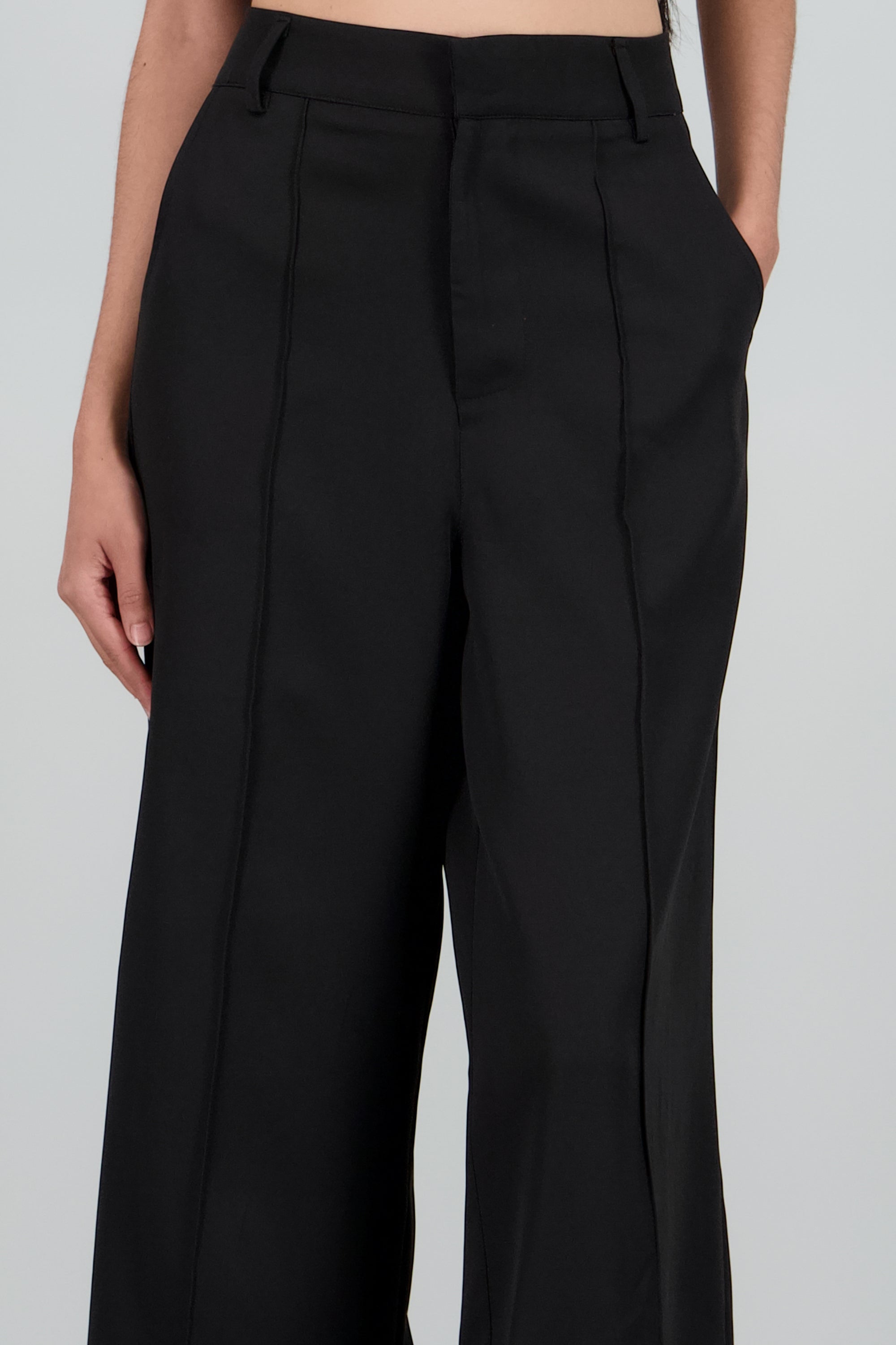 Pantalon amplio liso NEGRO