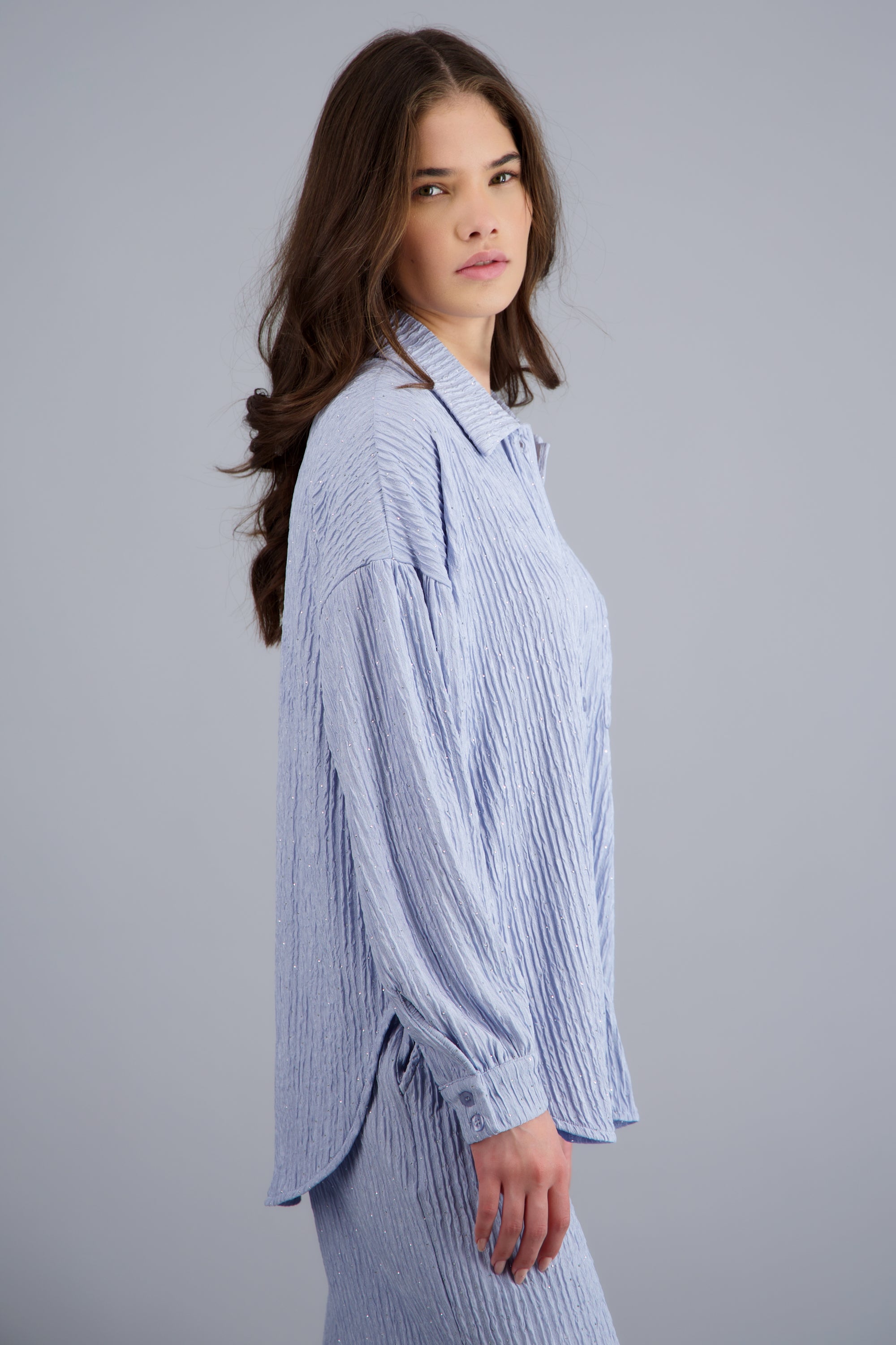 Camisa oversized textura con brillos AZUL PASTEL