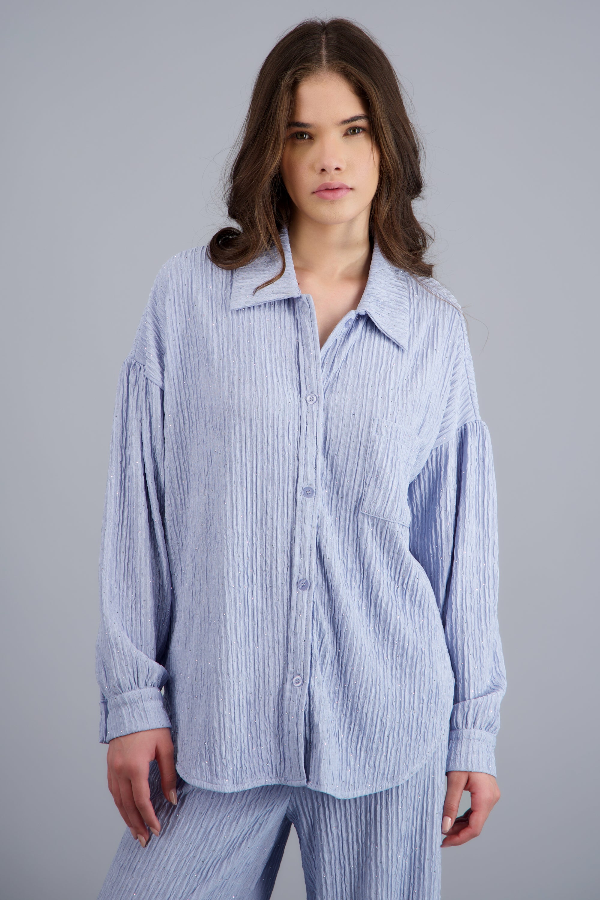 Camisa oversized textura con brillos AZUL PASTEL