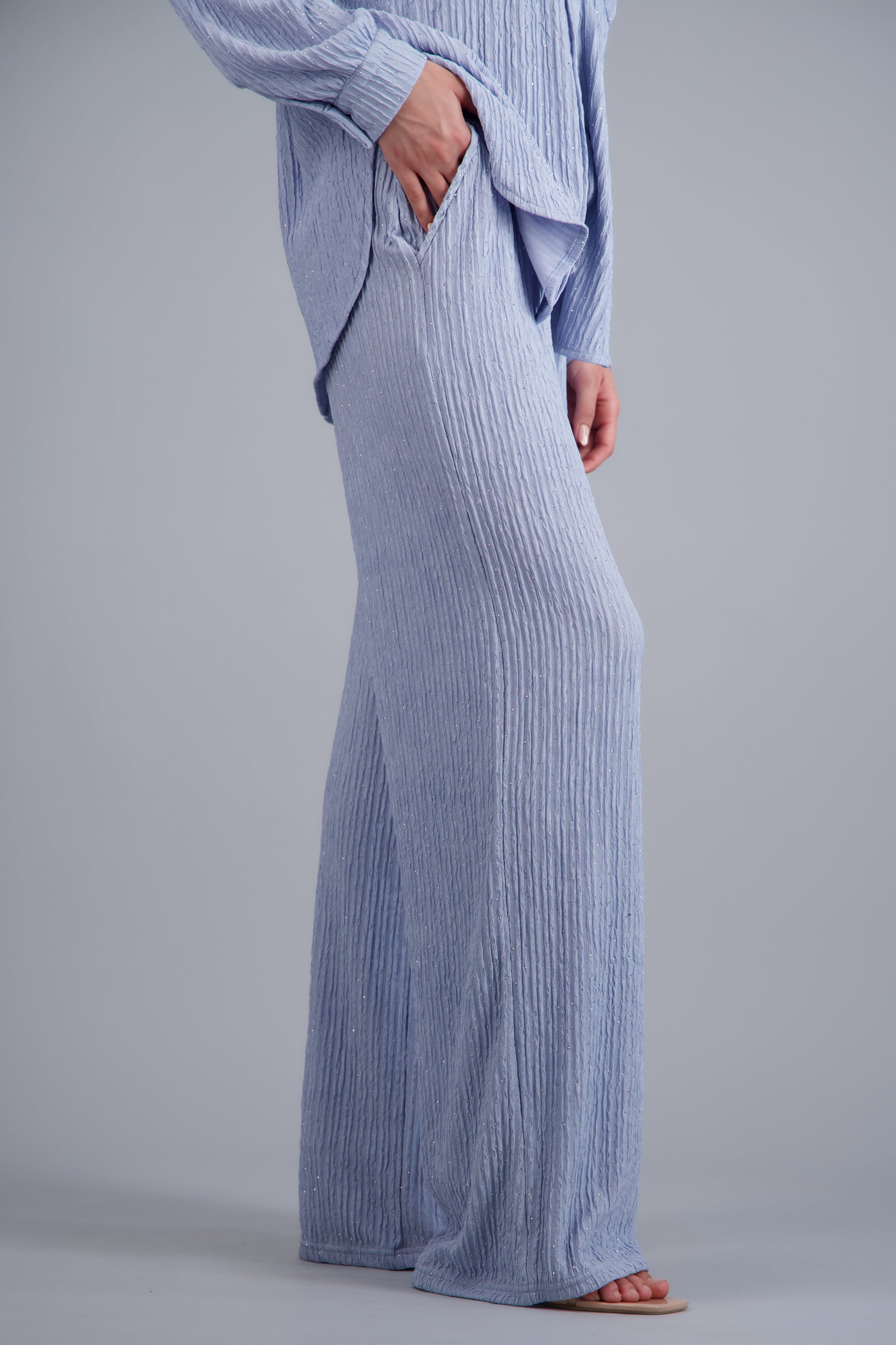 Pantalon amplio textura con brillos AZUL PASTEL