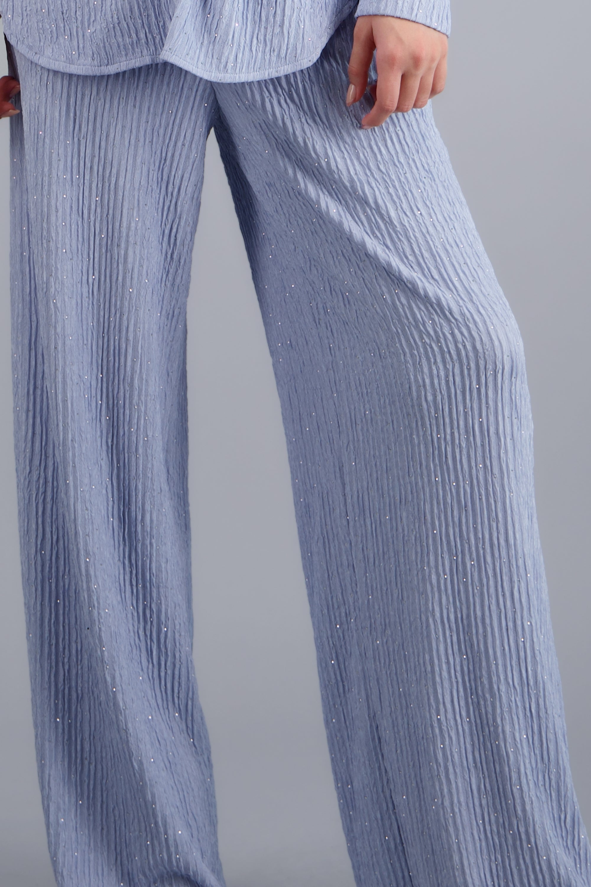 Pantalon amplio textura con brillos AZUL PASTEL