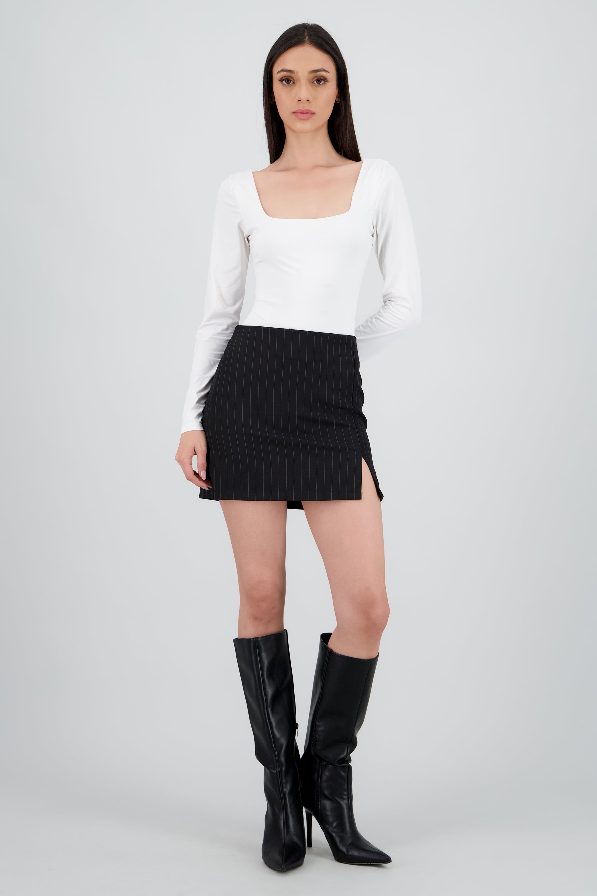 falda mini rayas detalle aberturas NEGRO