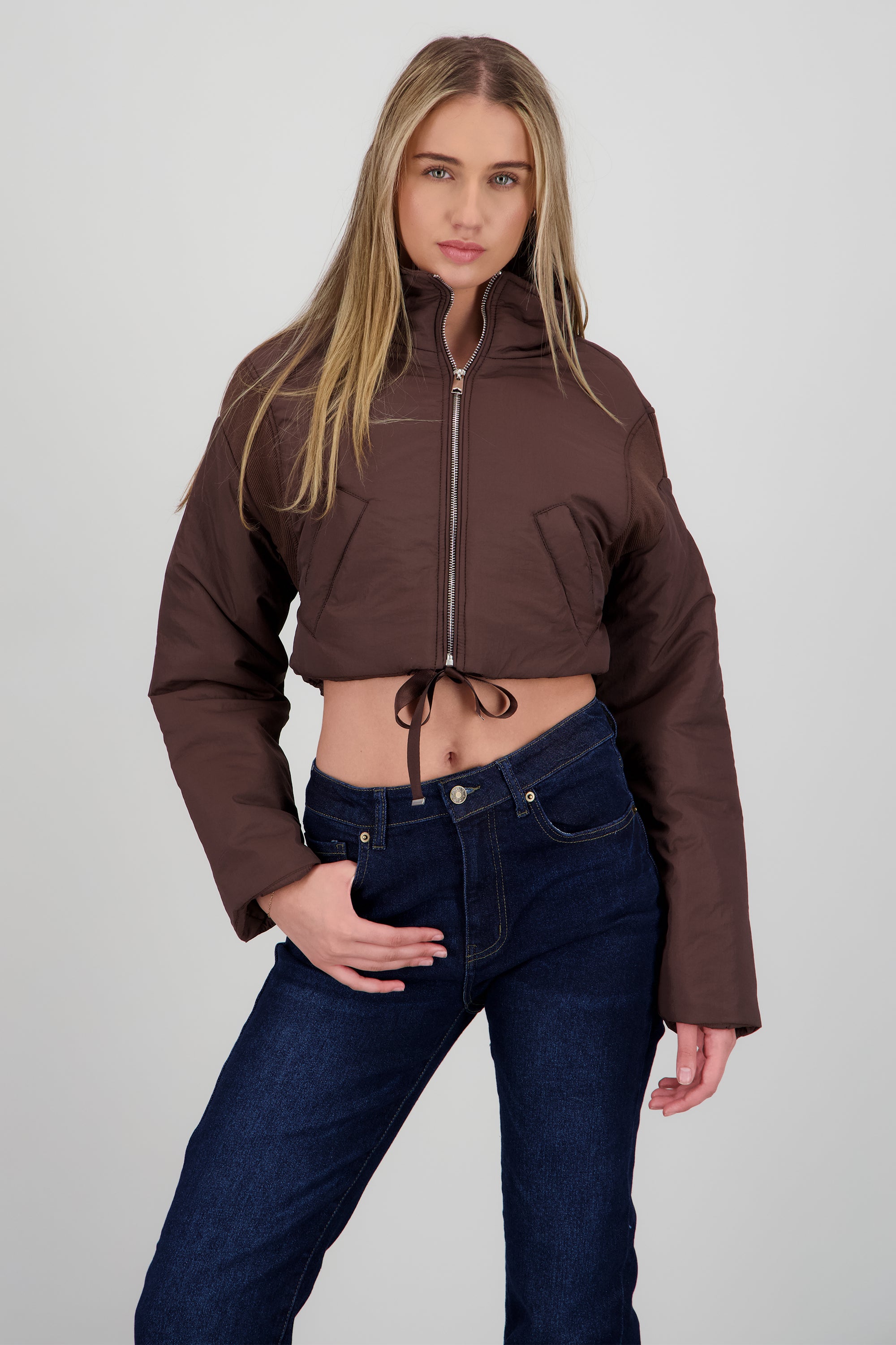 Chamarra puffer impermeable con bolsas CHOCOLATE