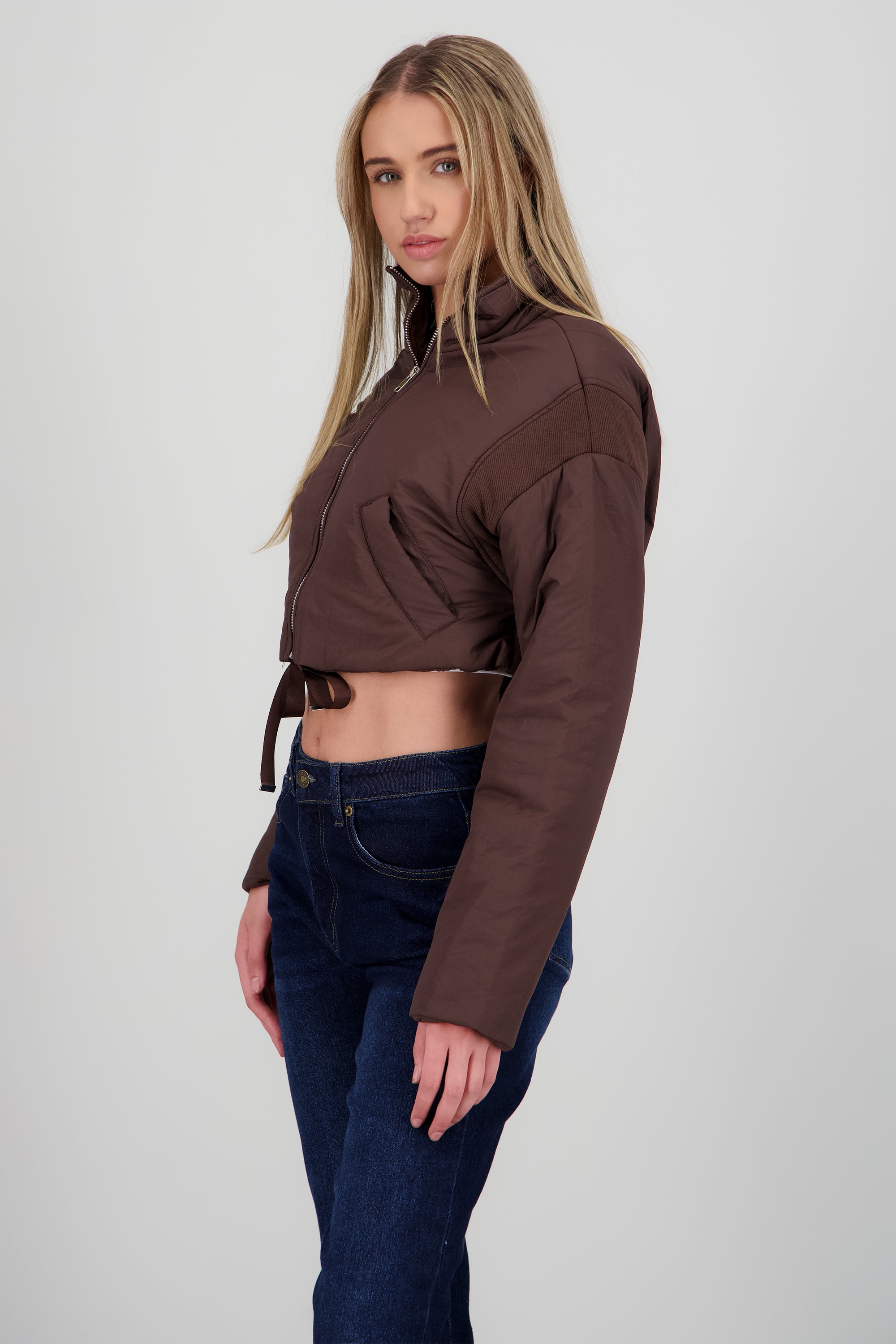 Chamarra puffer impermeable con bolsas CHOCOLATE