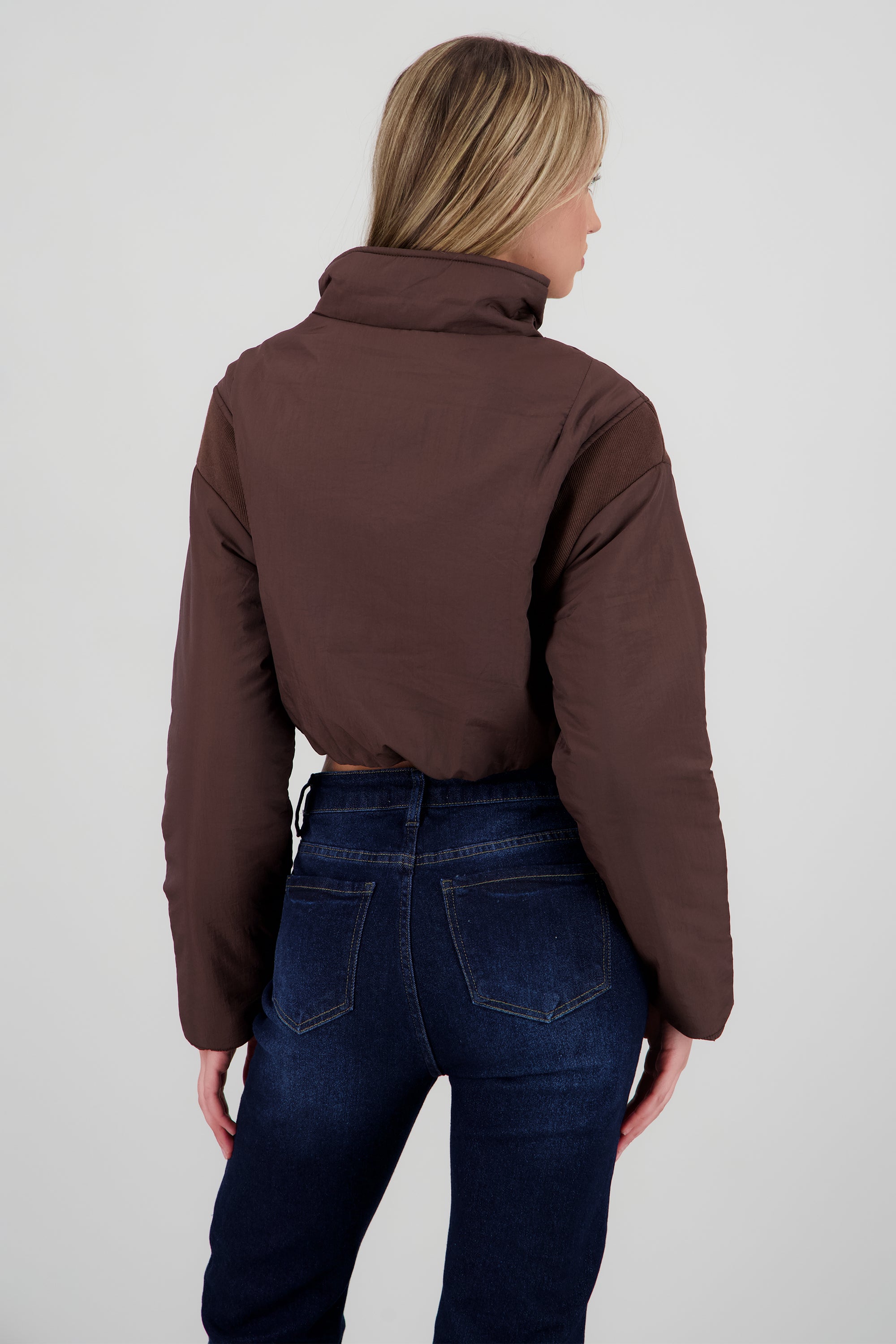 Chamarra puffer impermeable con bolsas CHOCOLATE