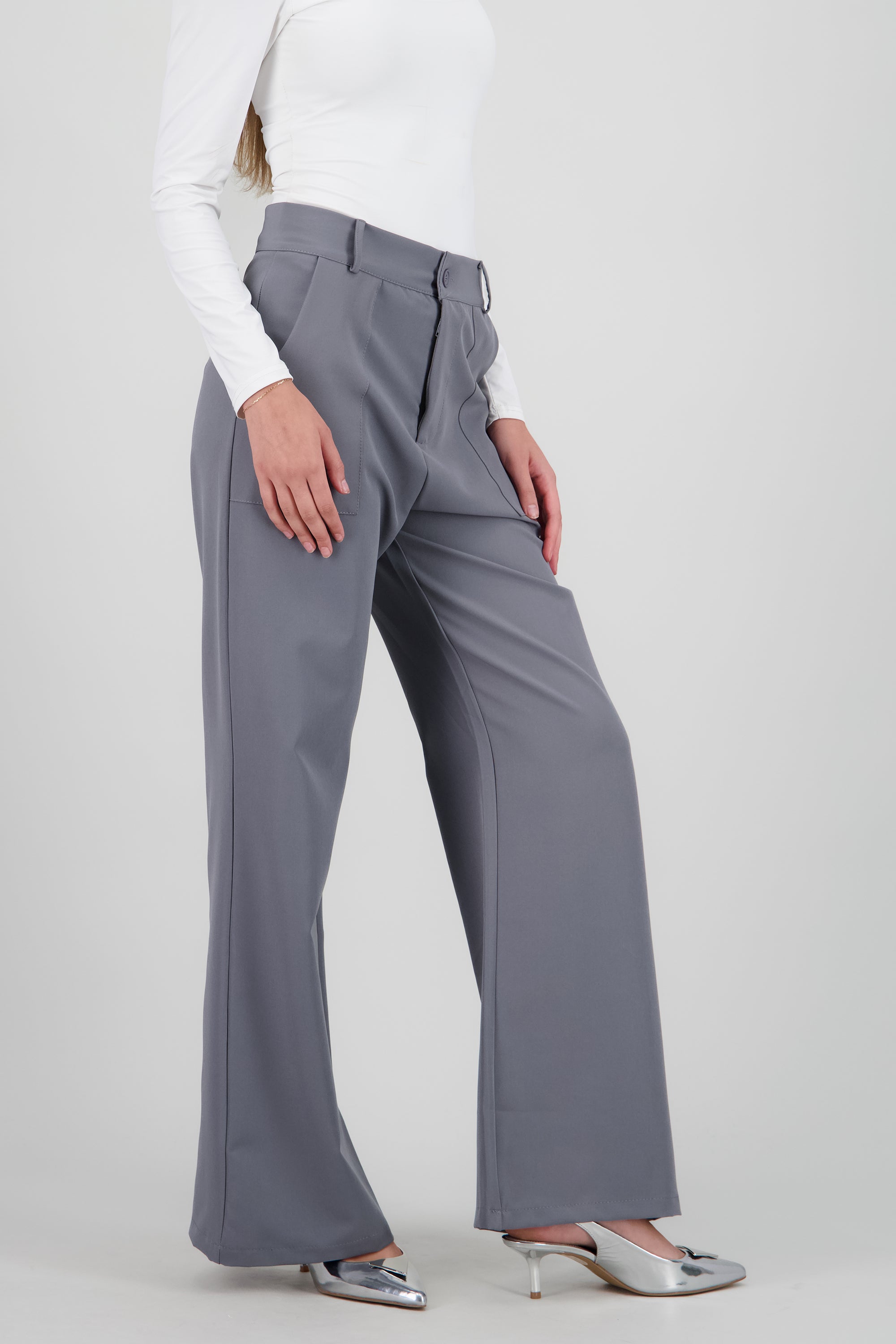 Pantalon recto con bolsillos curveados GRIS OBSCURO