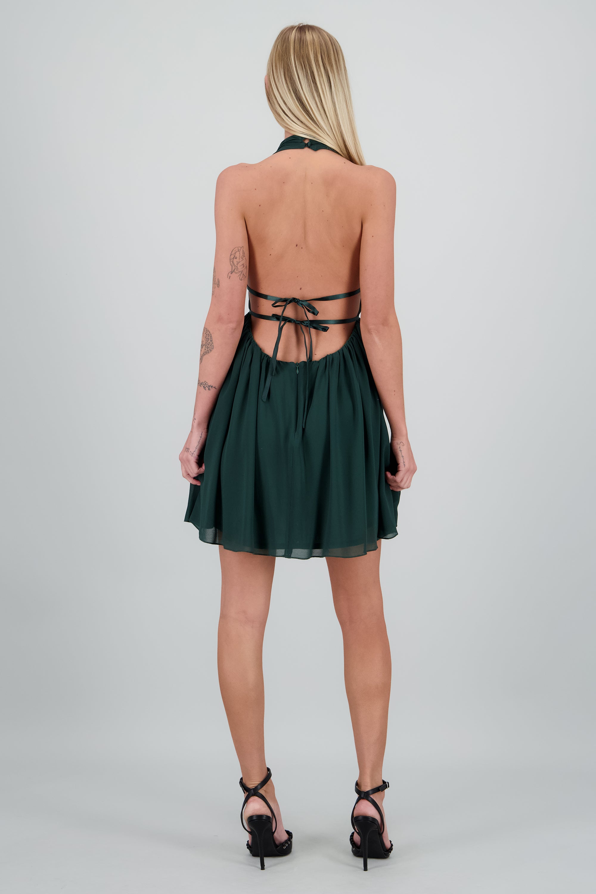 Vestido mini halter amarre espalda descubierta VERDE CAZADOR
