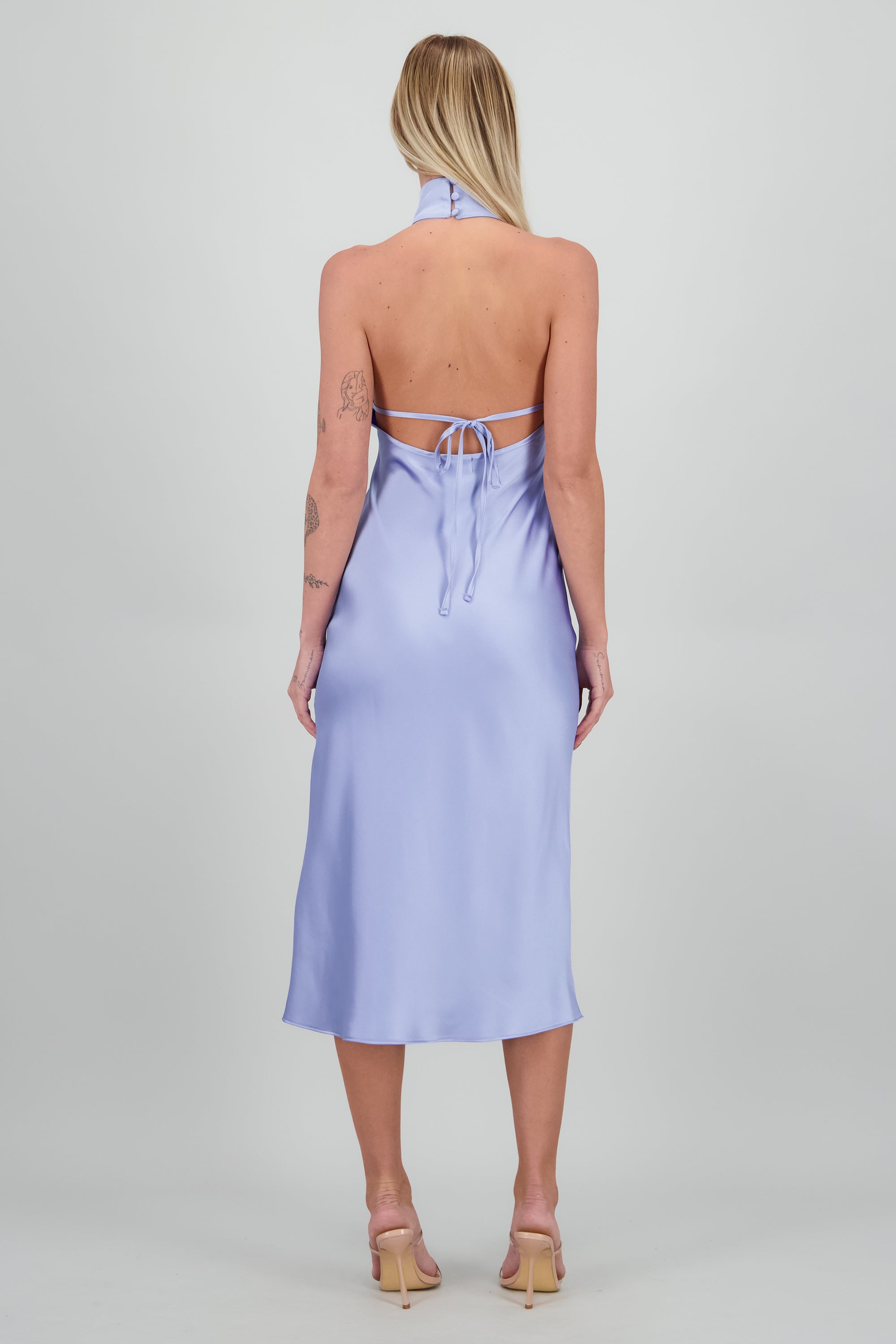 Vestido midi cuello alto con amarre en espalda AZUL