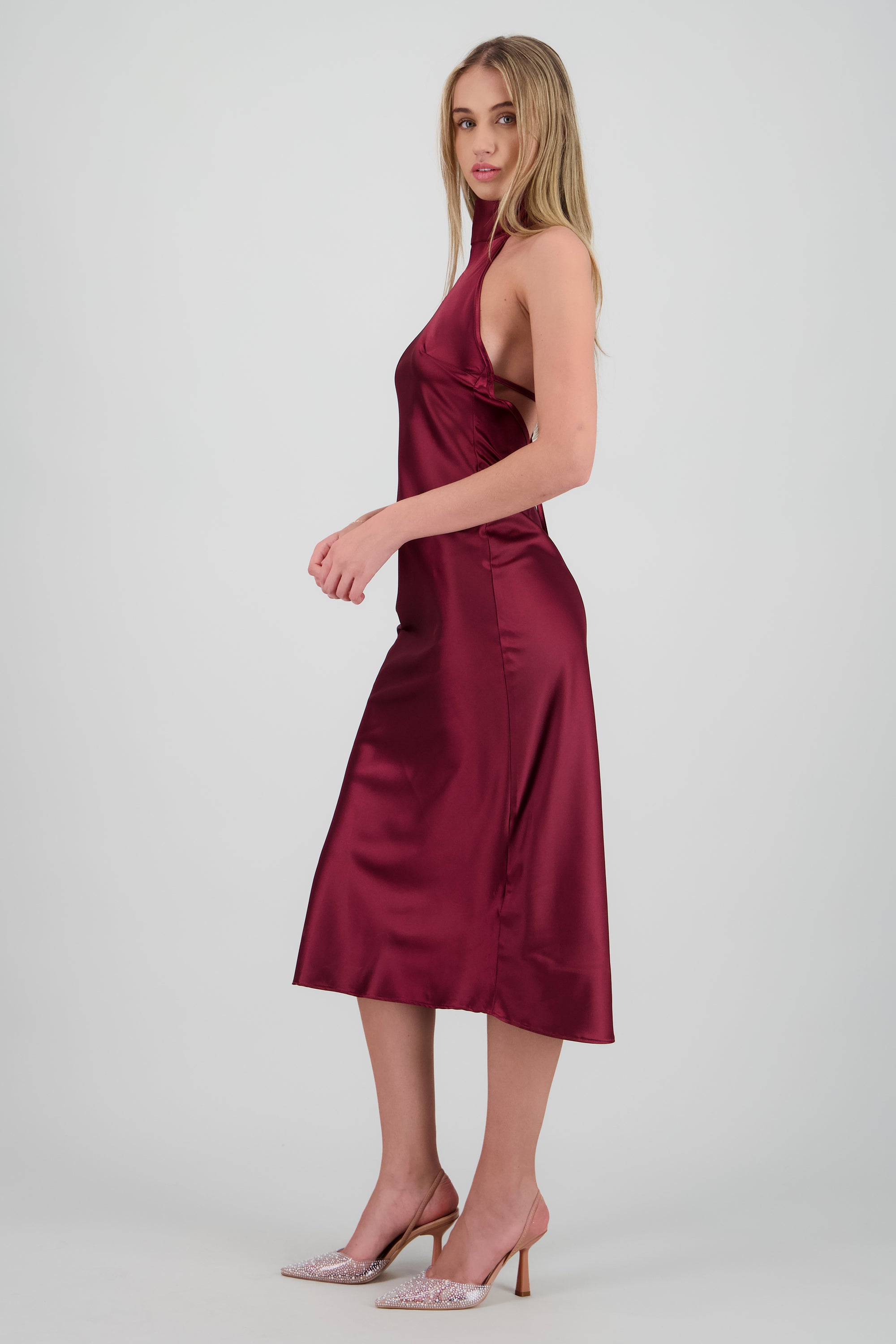 Vestido midi cuello alto con amarre en espalda VINO
