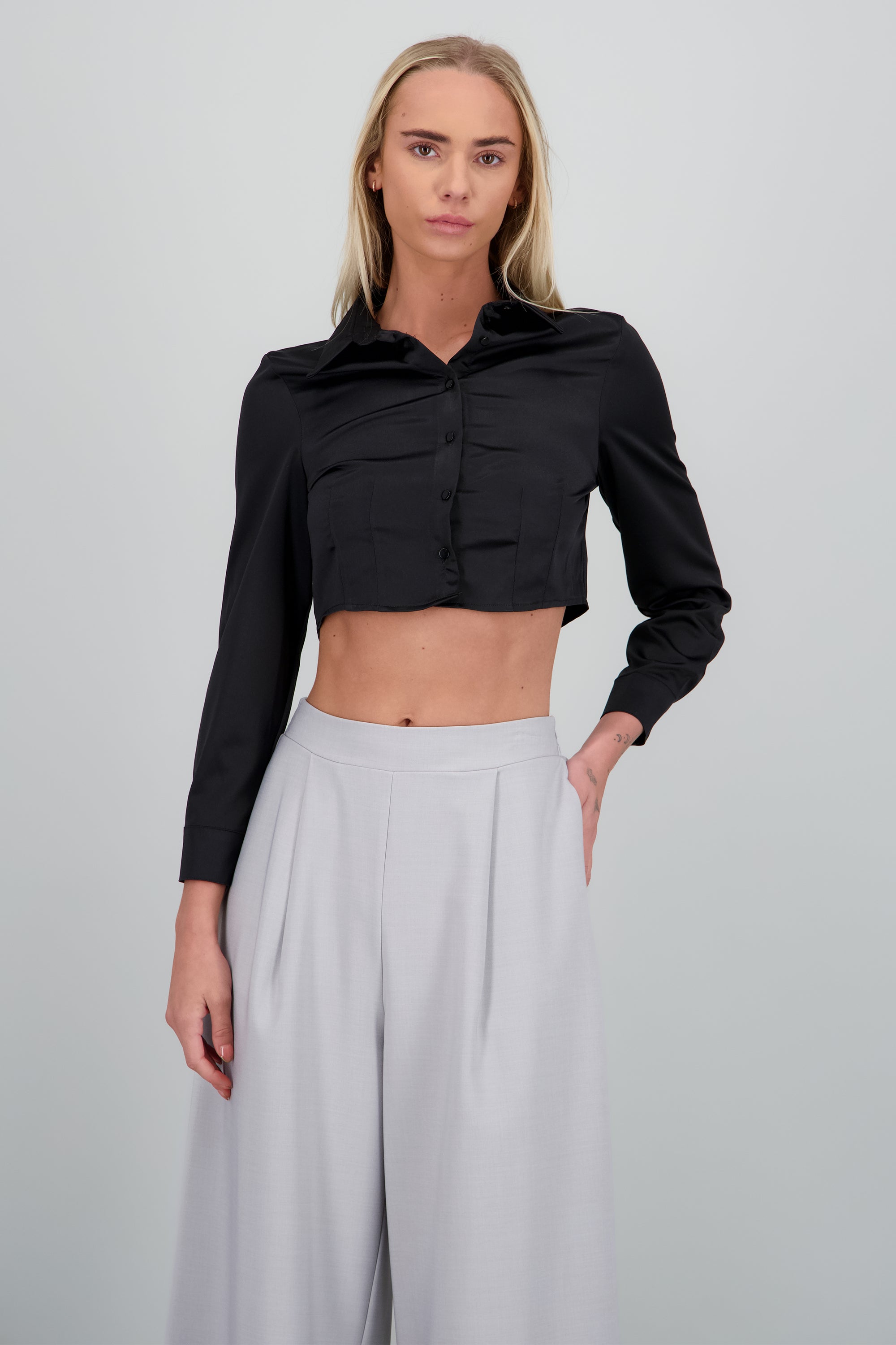 Camisa manga larga cuello detalle pinza NEGRO