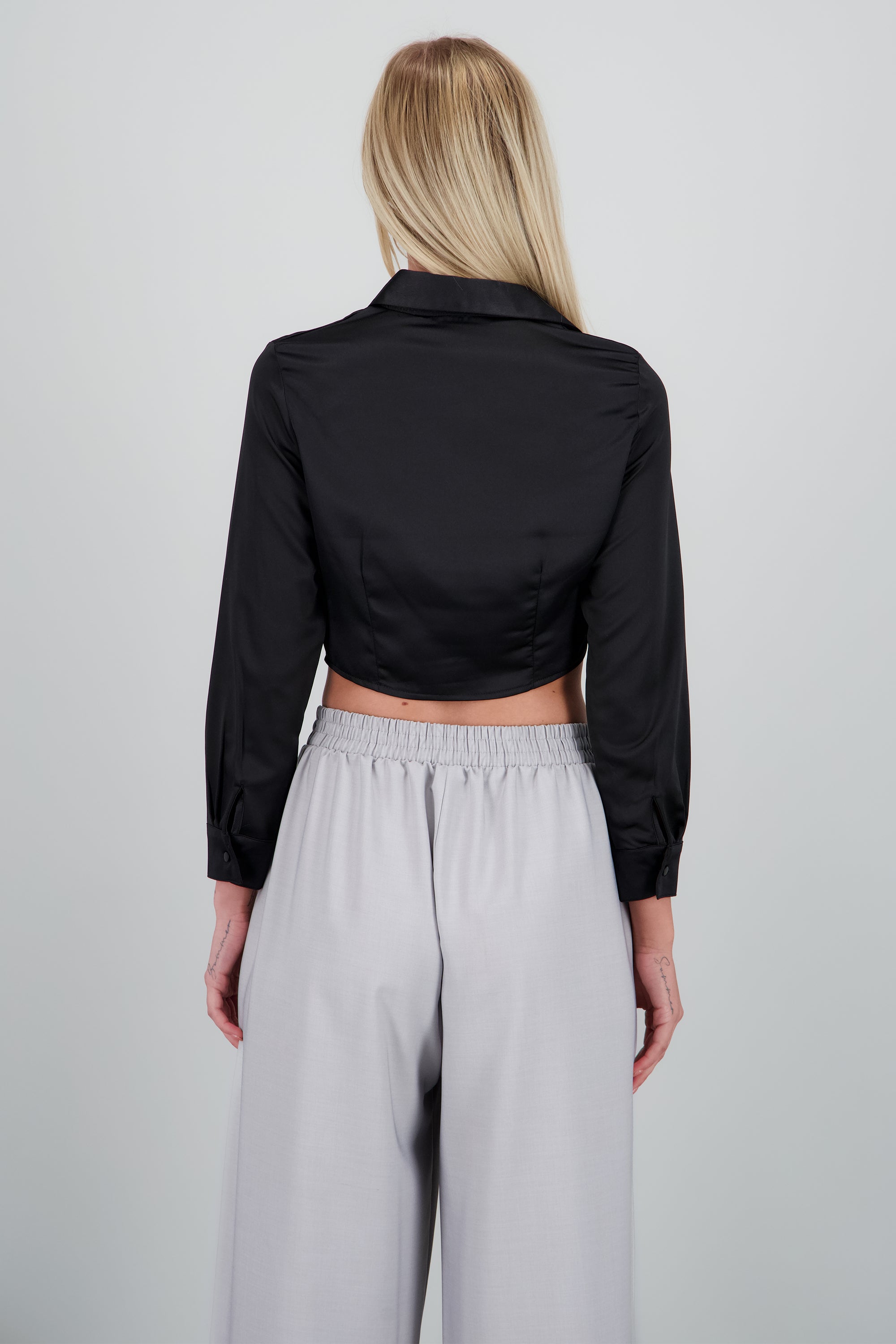 Camisa manga larga cuello detalle pinza NEGRO