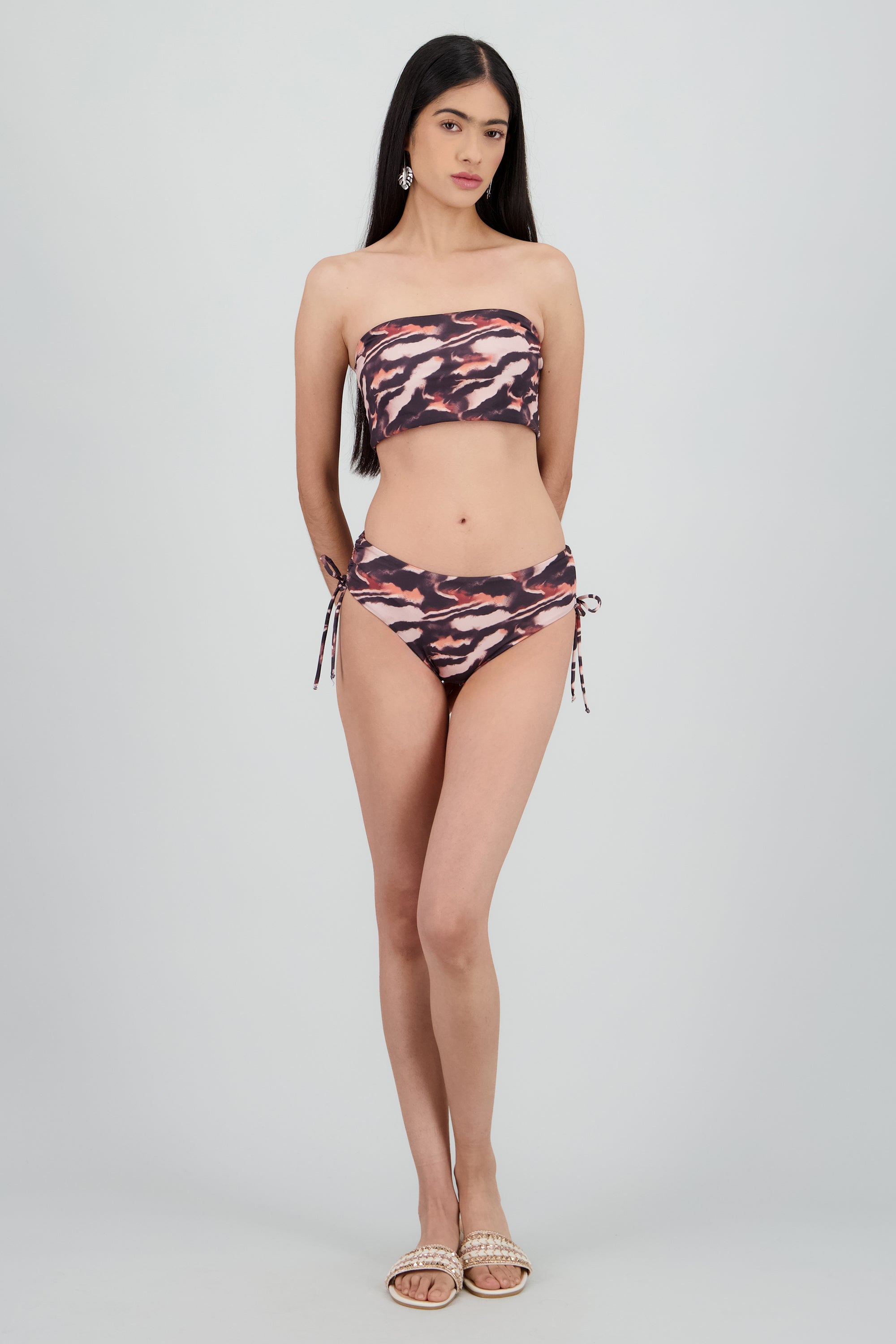 Bikini straples calzon medio jaretas HUESO COMBO