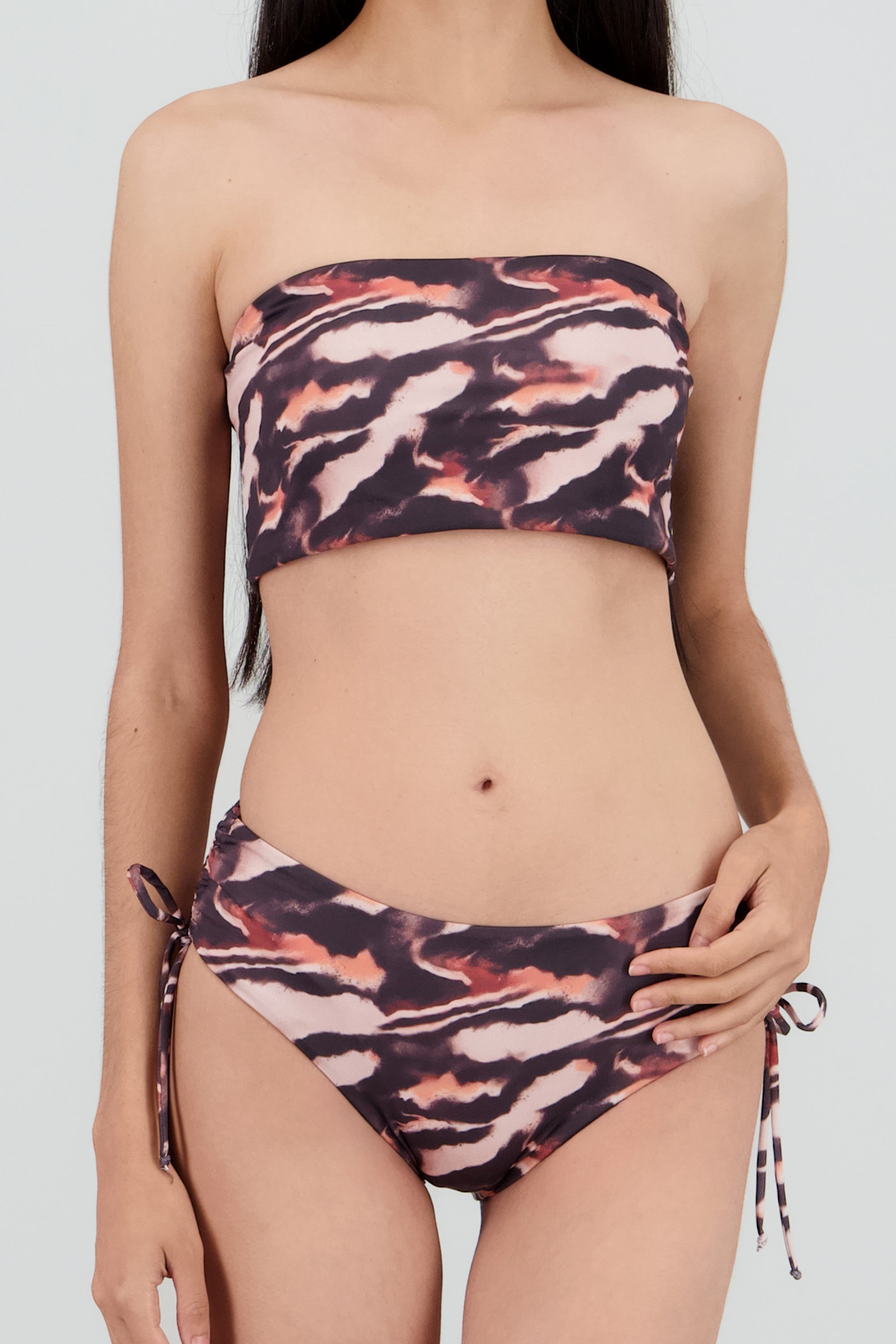 Bikini straples calzon medio jaretas HUESO COMBO