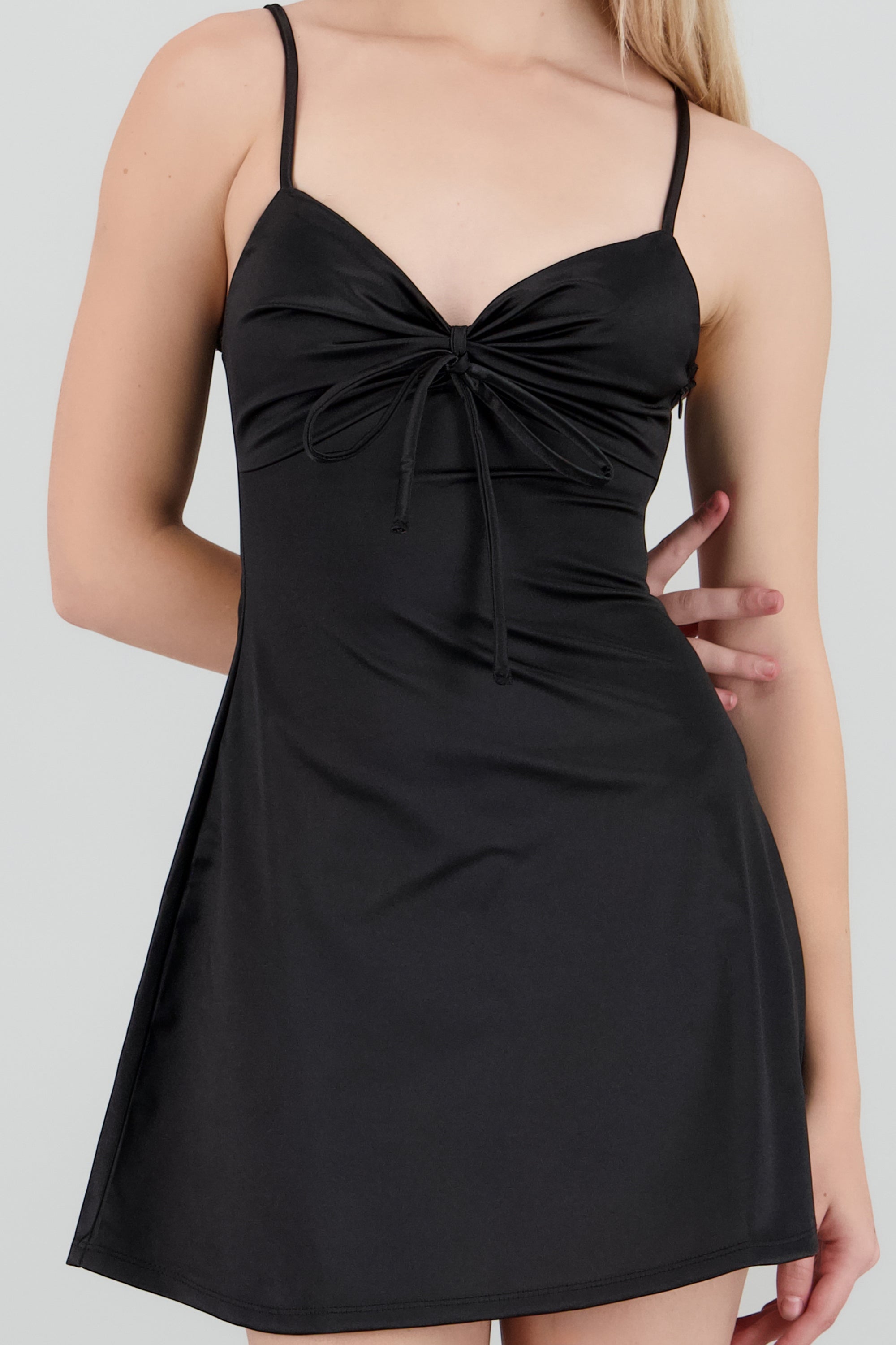 Vestido satin detalle nudo NEGRO