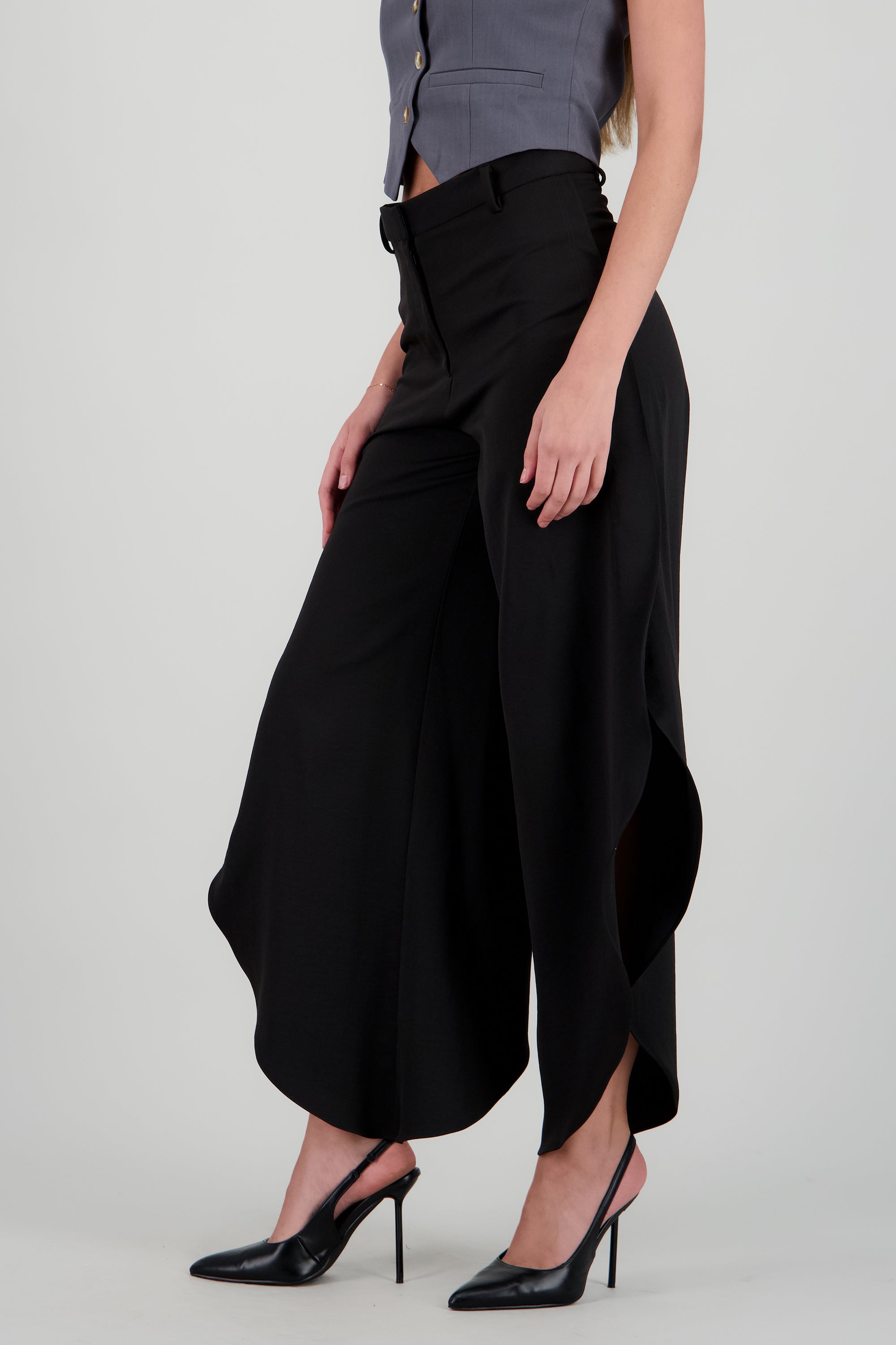 Pantalon detalle abertura costado NEGRO