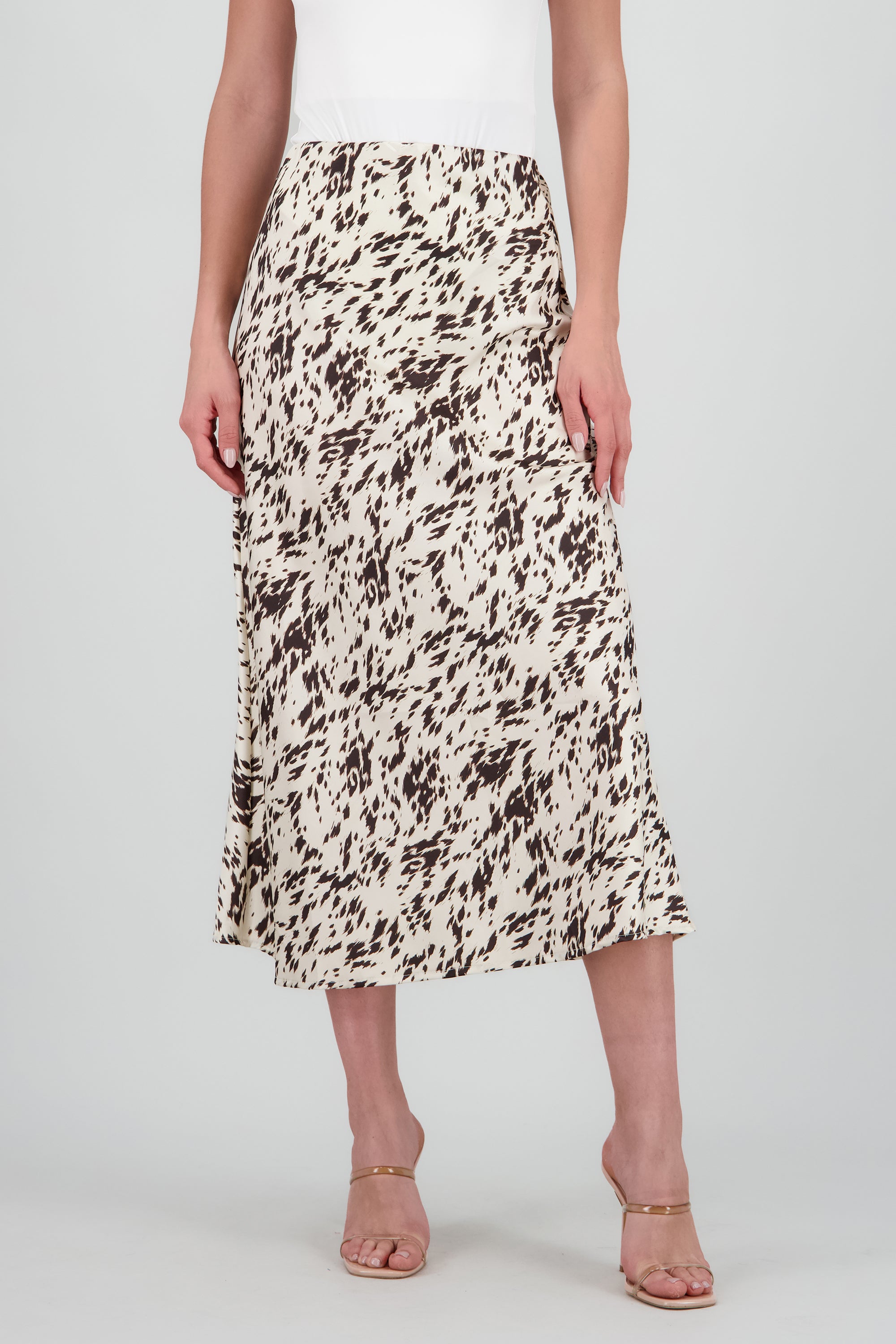 Falda midi de satin estampado manchas BLANCO COMBO
