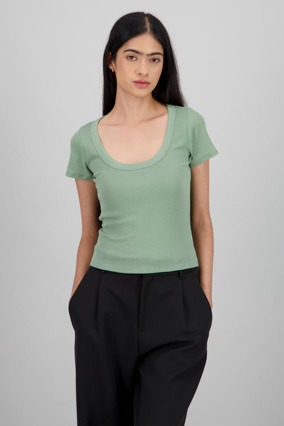 GREEN
