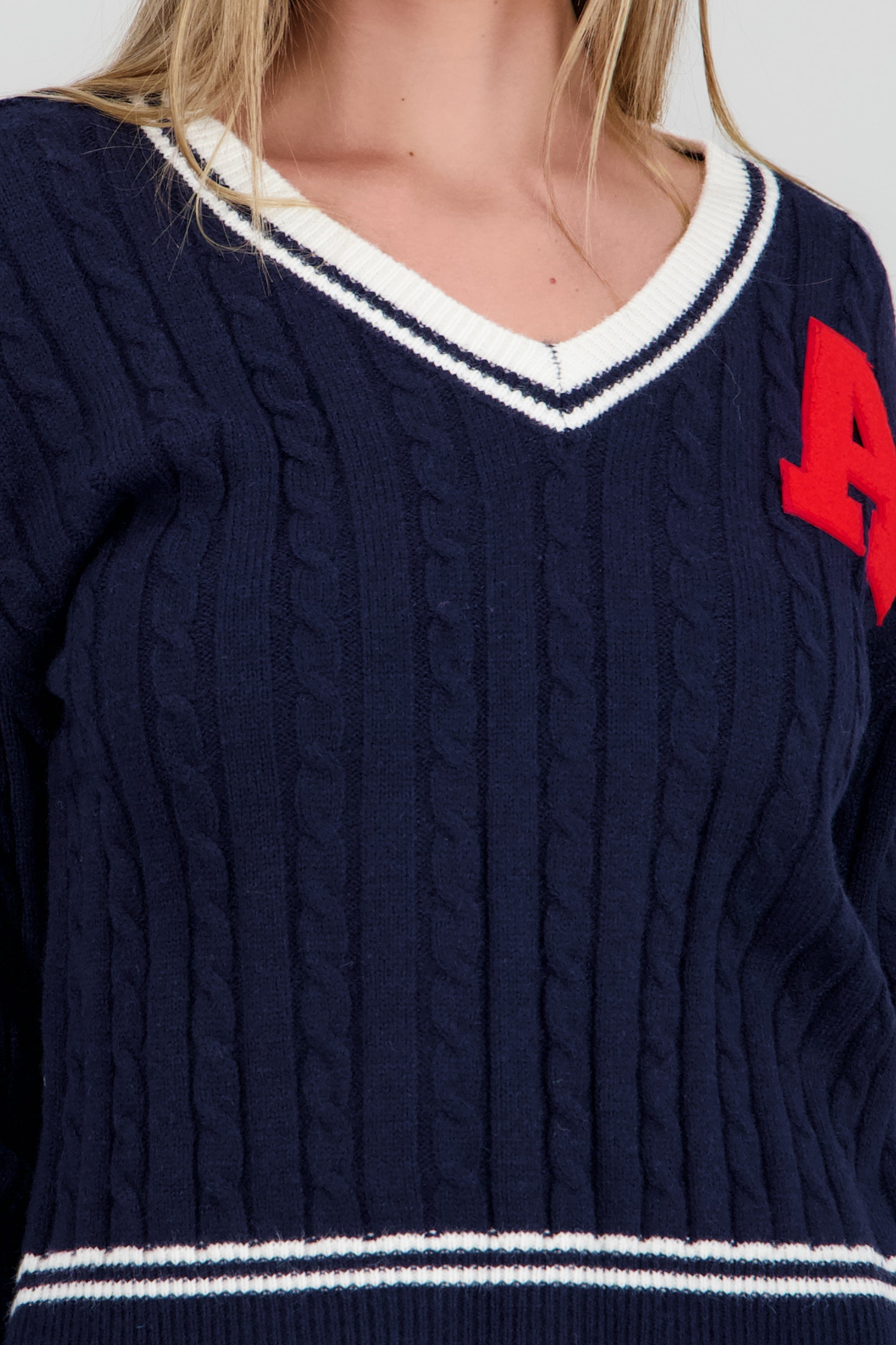 Sueter tejido cuello V MARINO