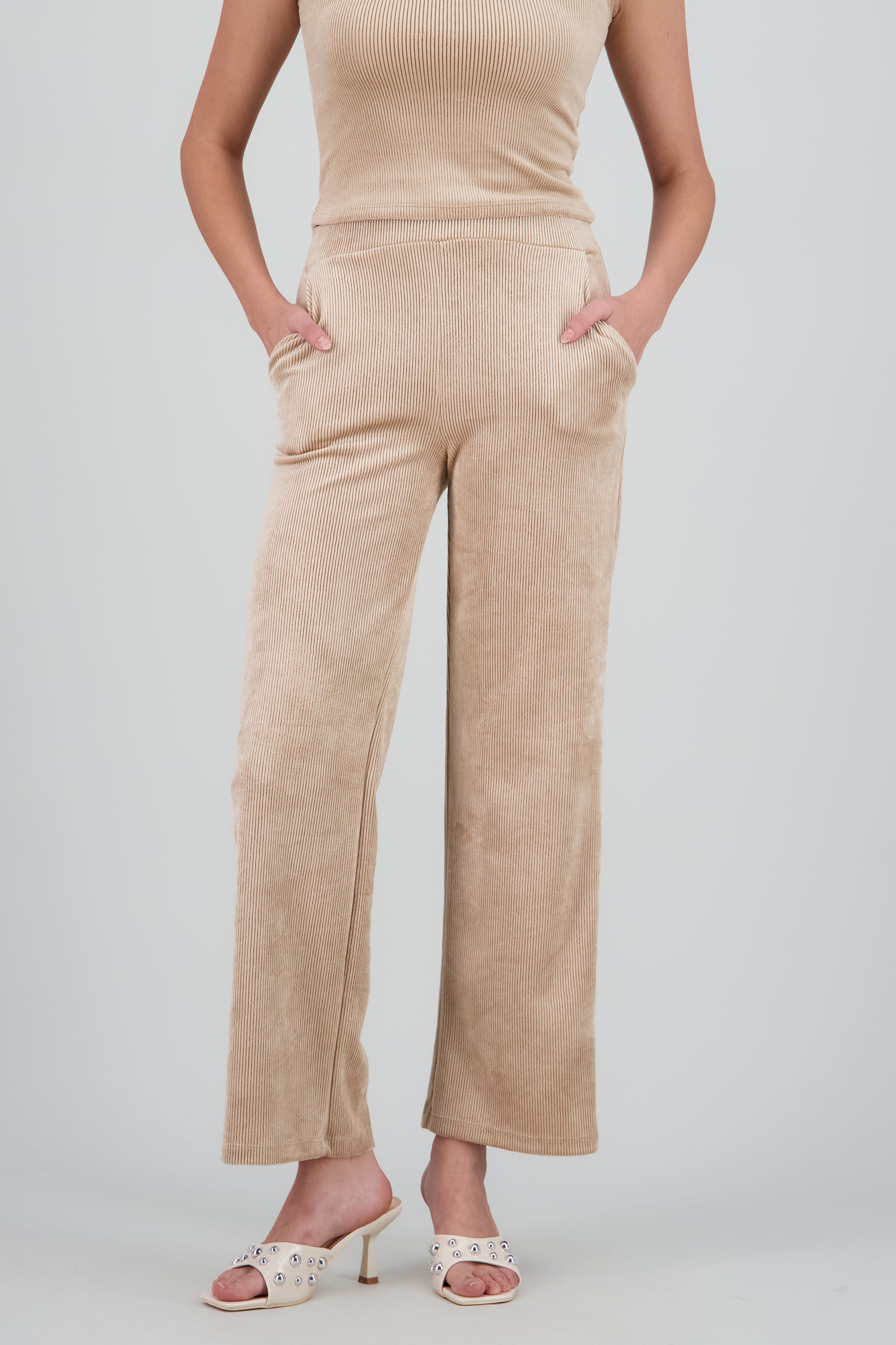 Pantalon resorte detalle bolsas BEIGE