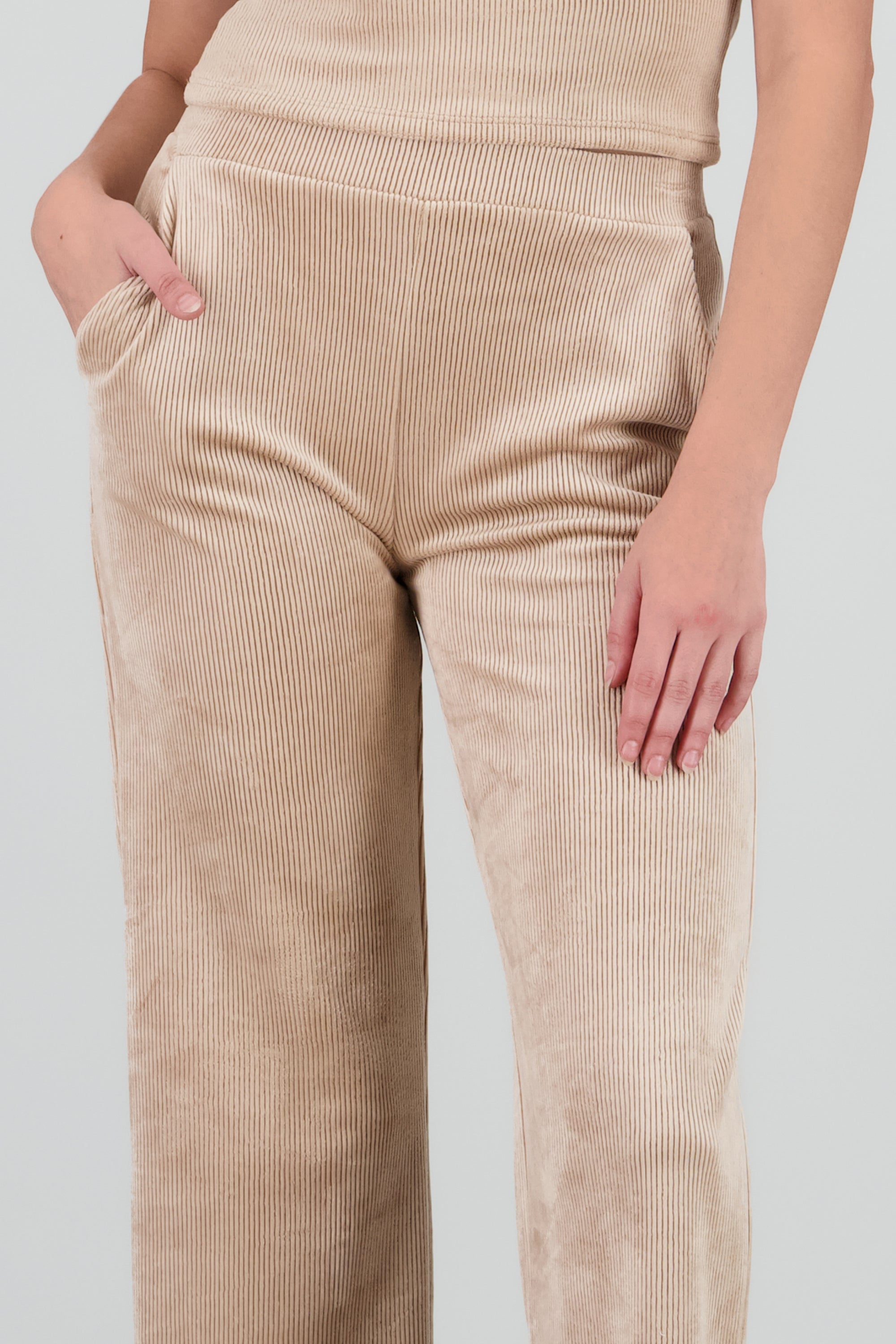 Pantalon resorte detalle bolsas BEIGE
