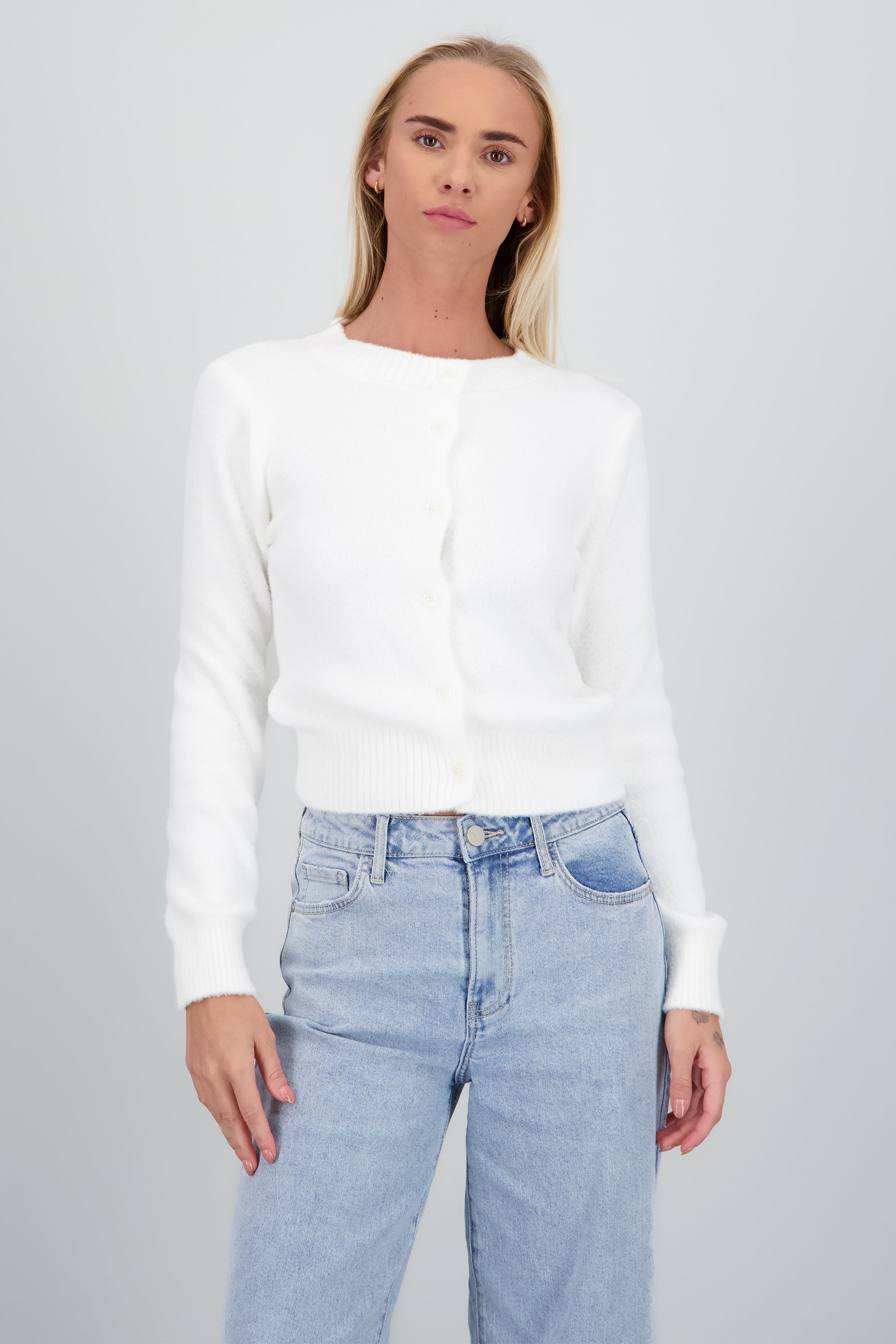 Cardigan tejido liso suave HUESO