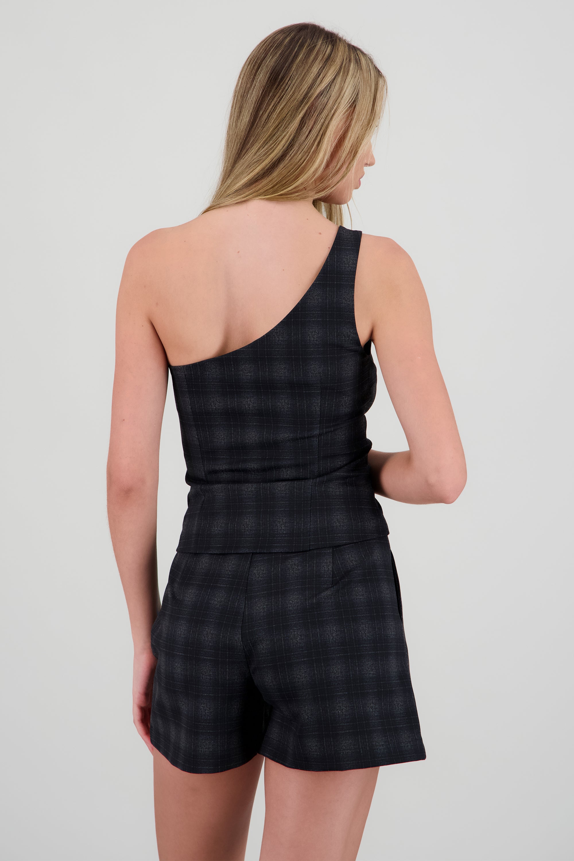 Top one shoulder con hebilla estampado cuadros MARINO COMBO