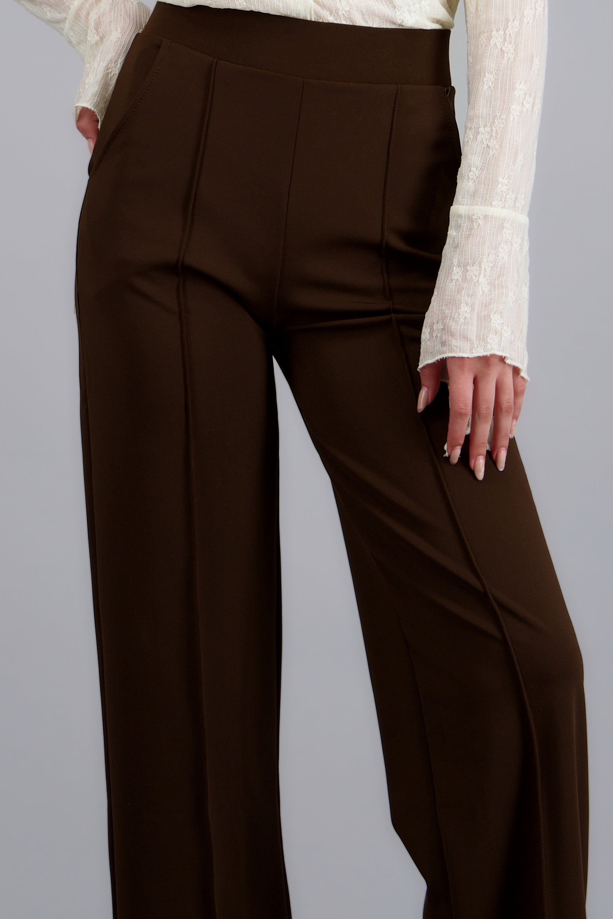 Pantalon recto costuras CHOCOLATE