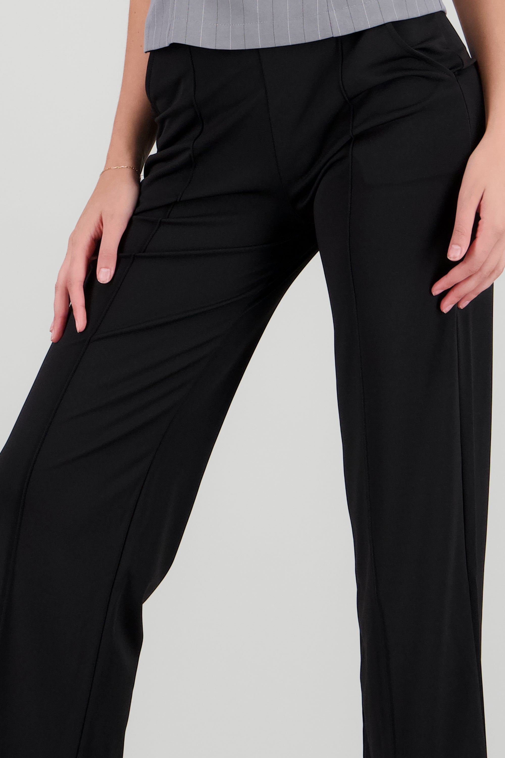Pantalon recto costuras NEGRO