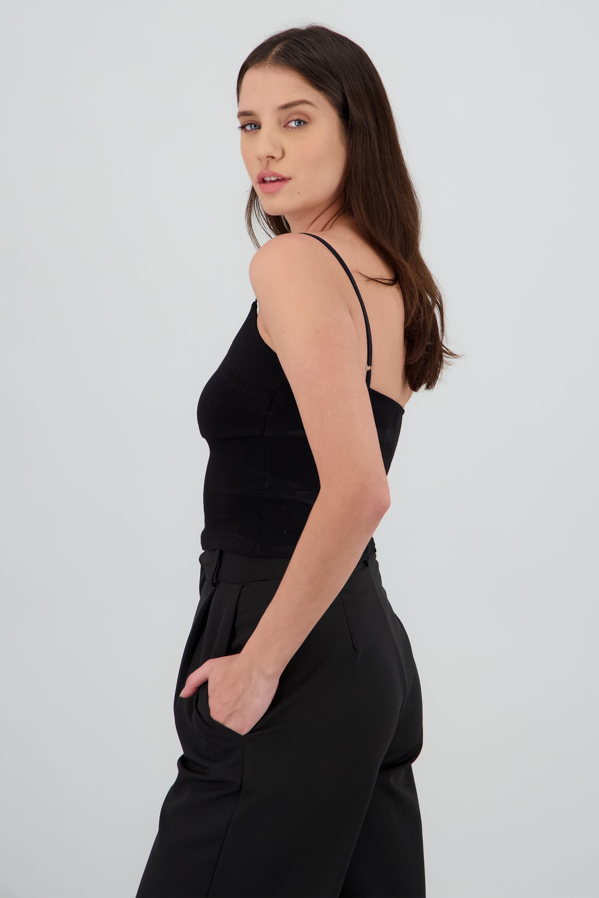 Top ajustado corte busto NEGRO