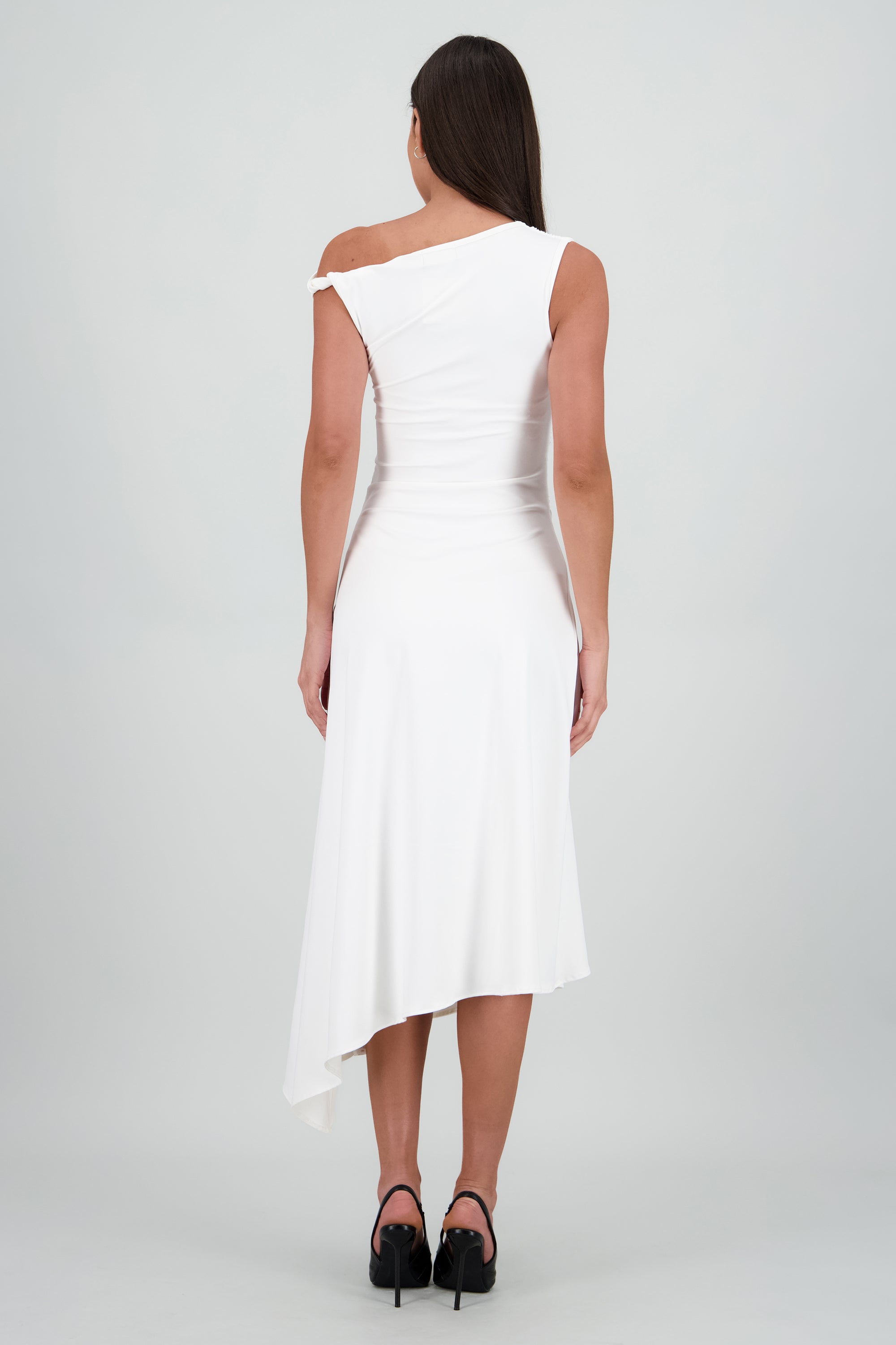 Vestido midi hombro asimetrico HUESO