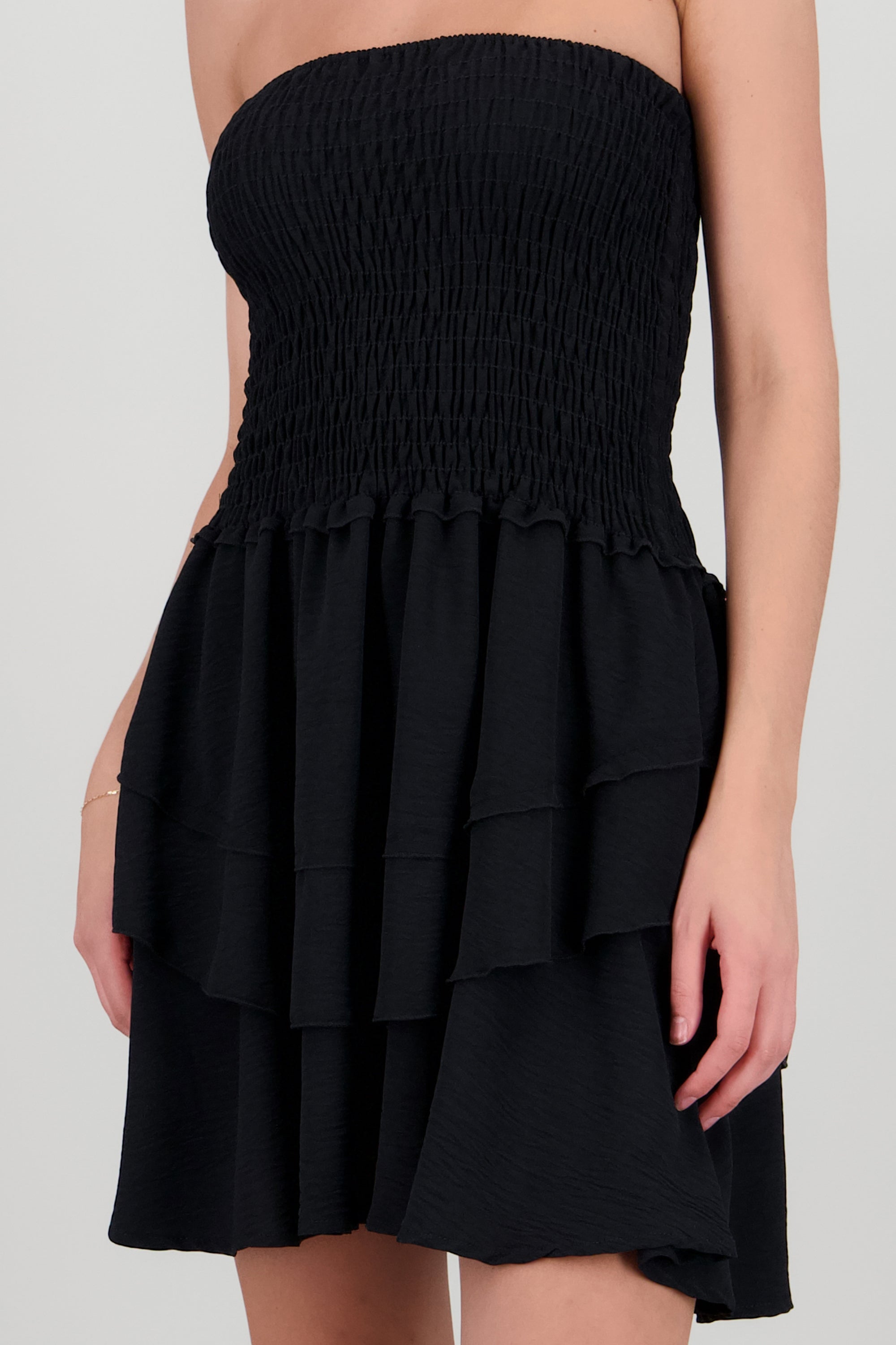 Vestido mini smock olanes NEGRO