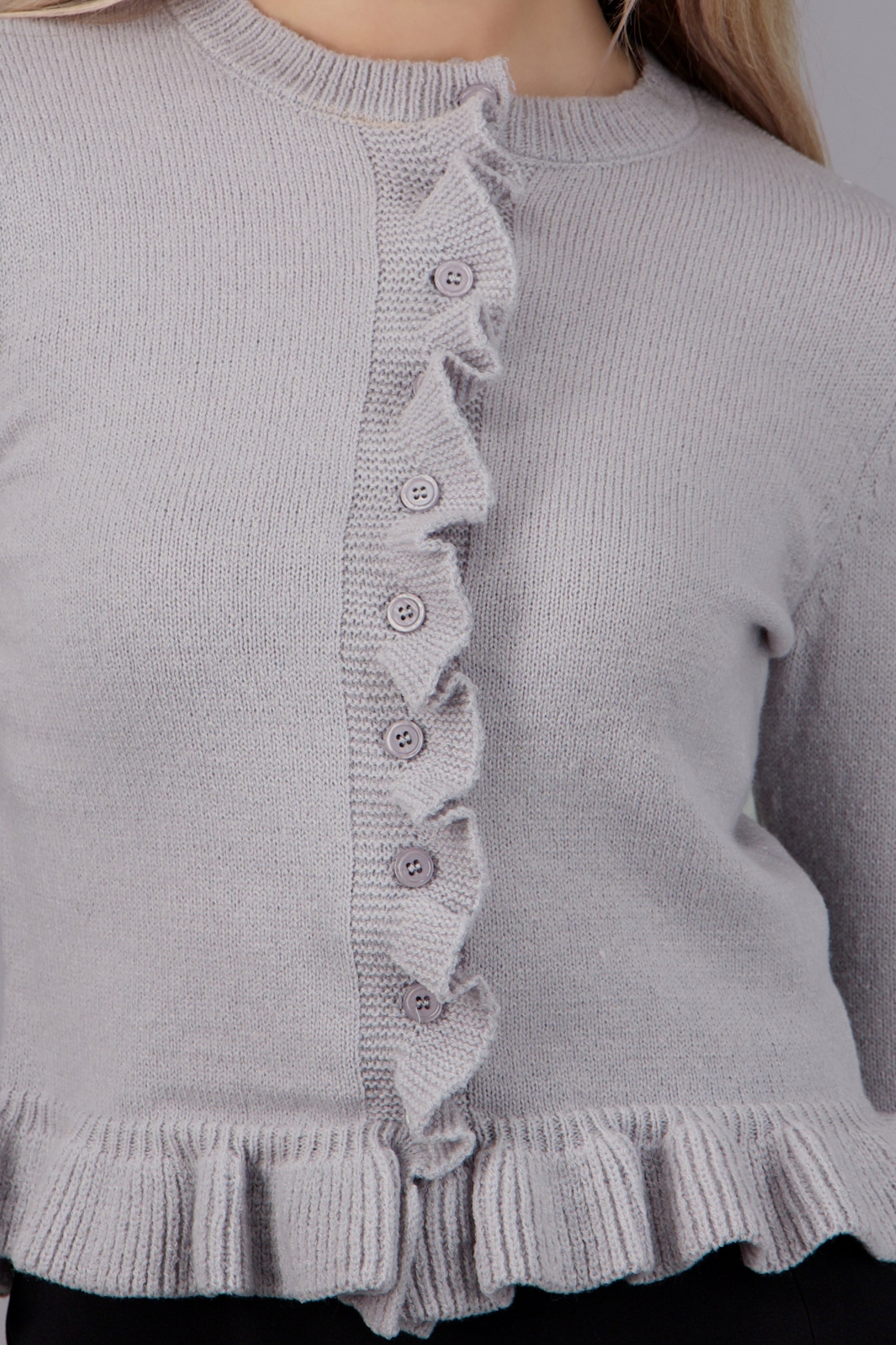 Sueter con detalle al frente y mangas GRIS