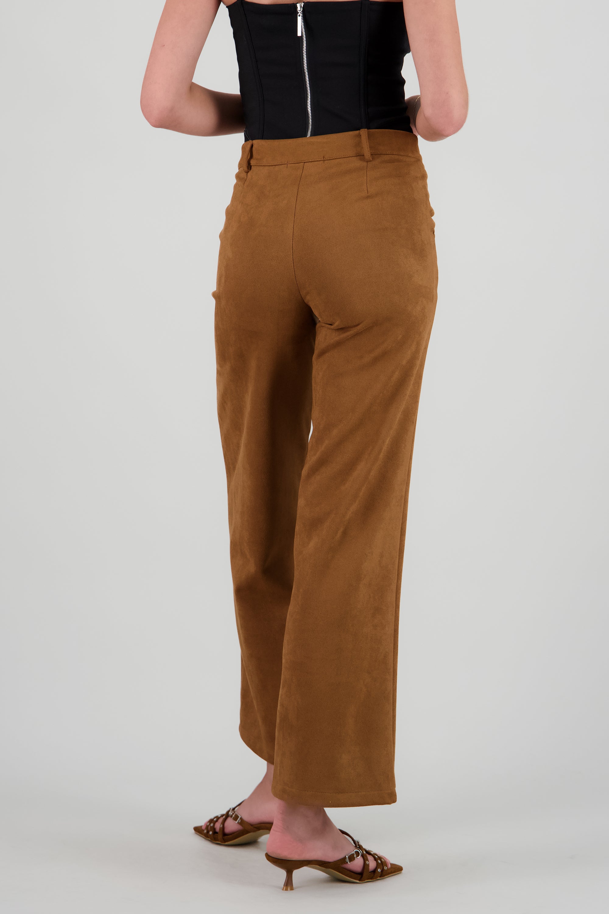 Pantalon con bolsas de suede KHAKI