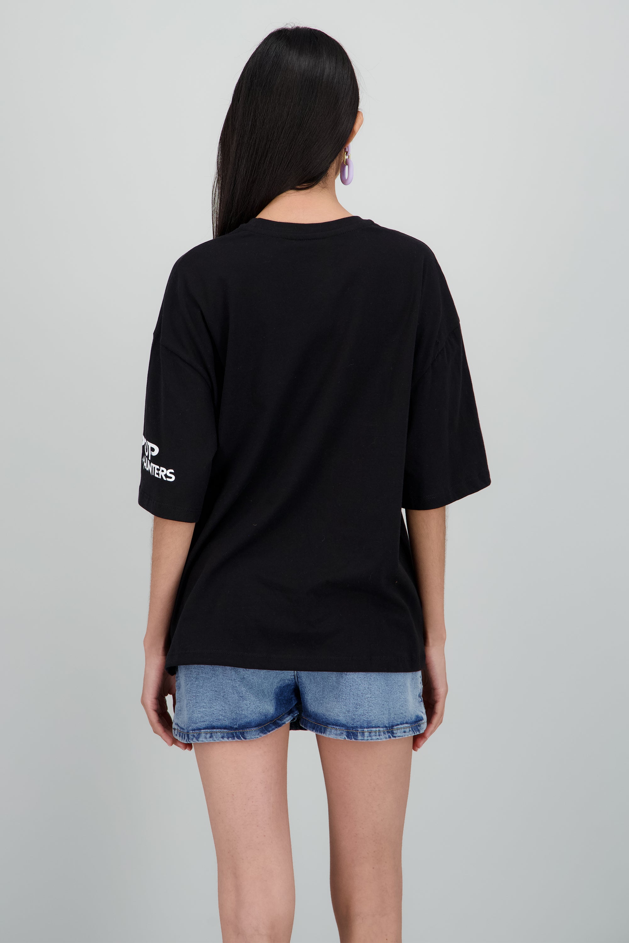 Playera Kpop Demon Hunters comic NEGRO