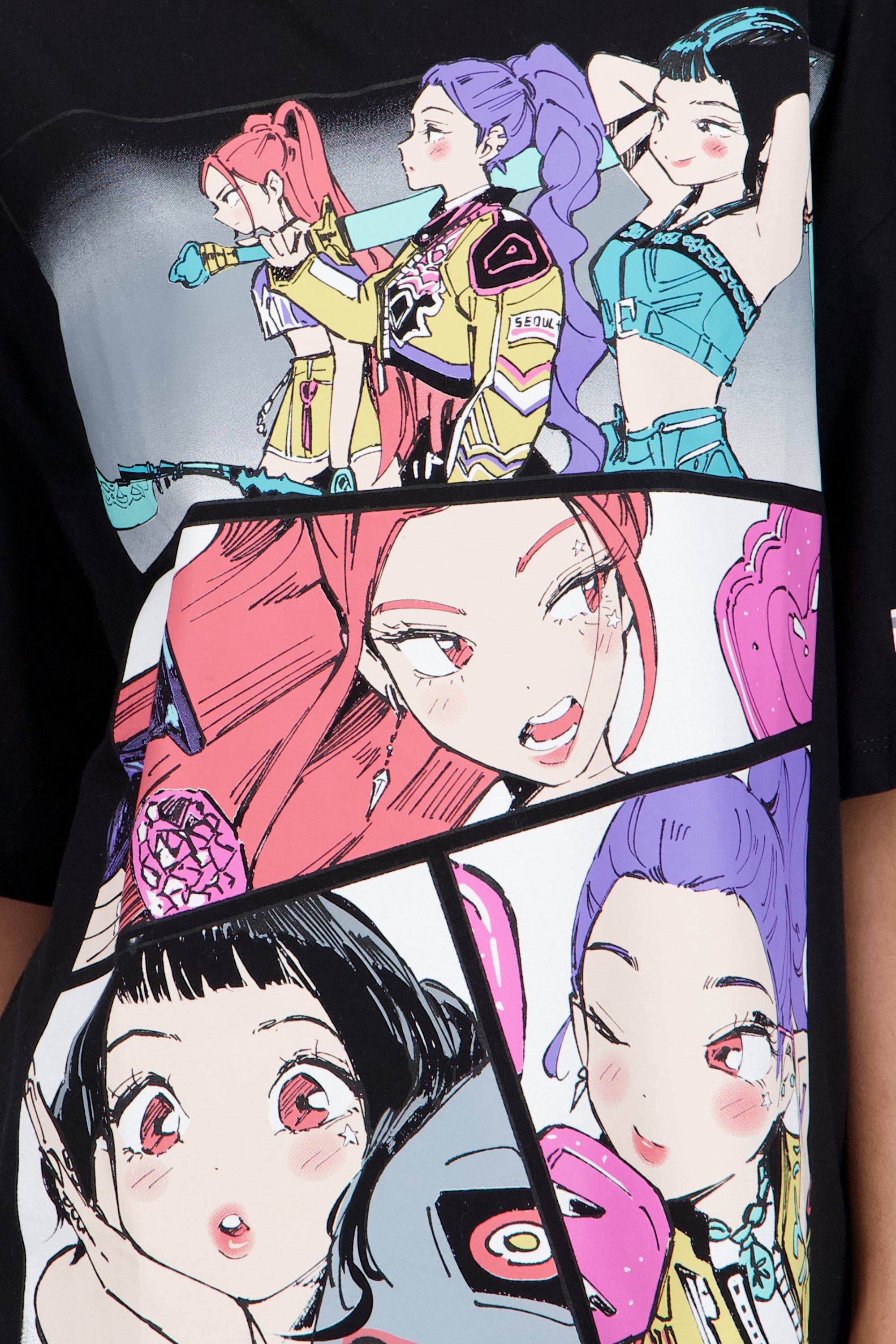 Playera Kpop Demon Hunters comic NEGRO