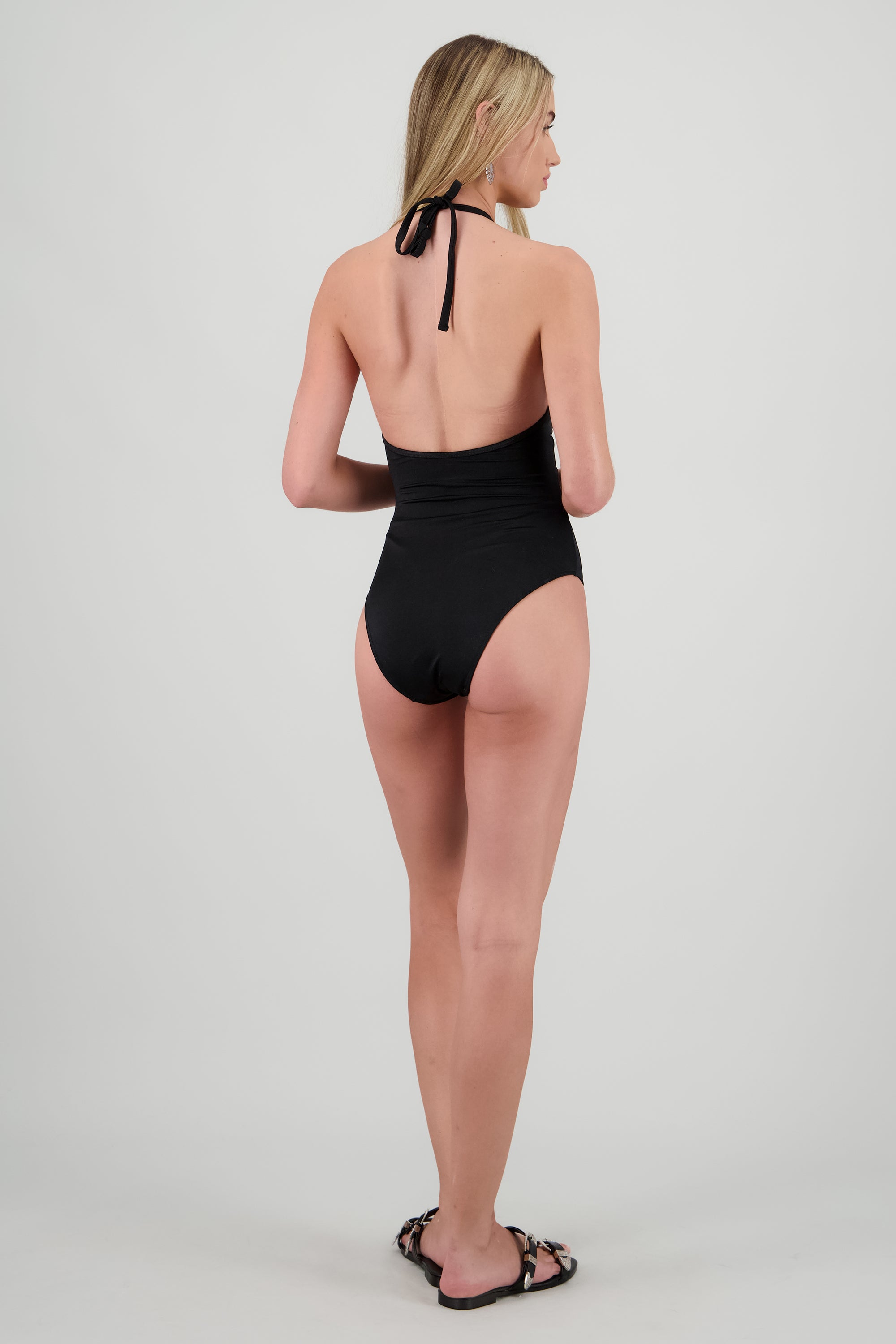 Traje de baño detalle escote NEGRO
