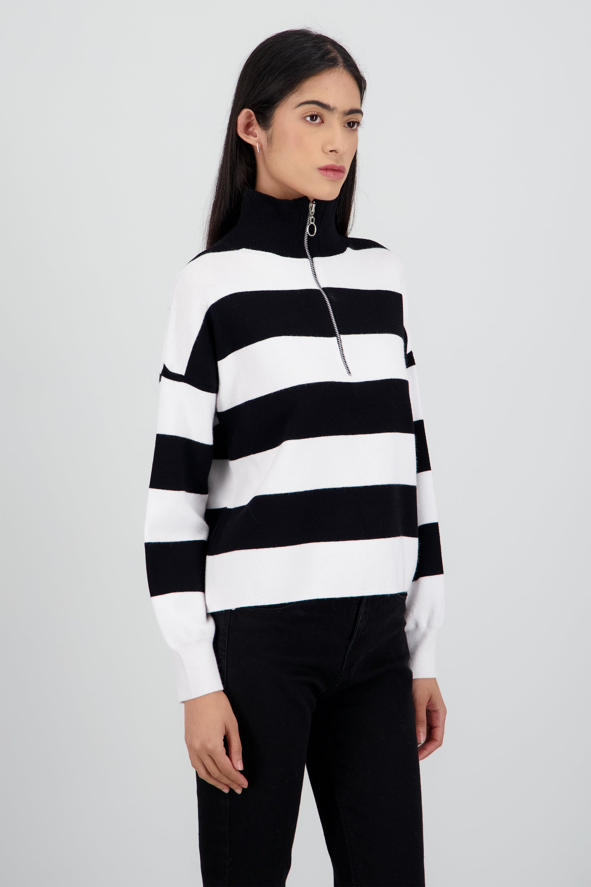 Sueter rayas detalle cierre NEGRO COMBO