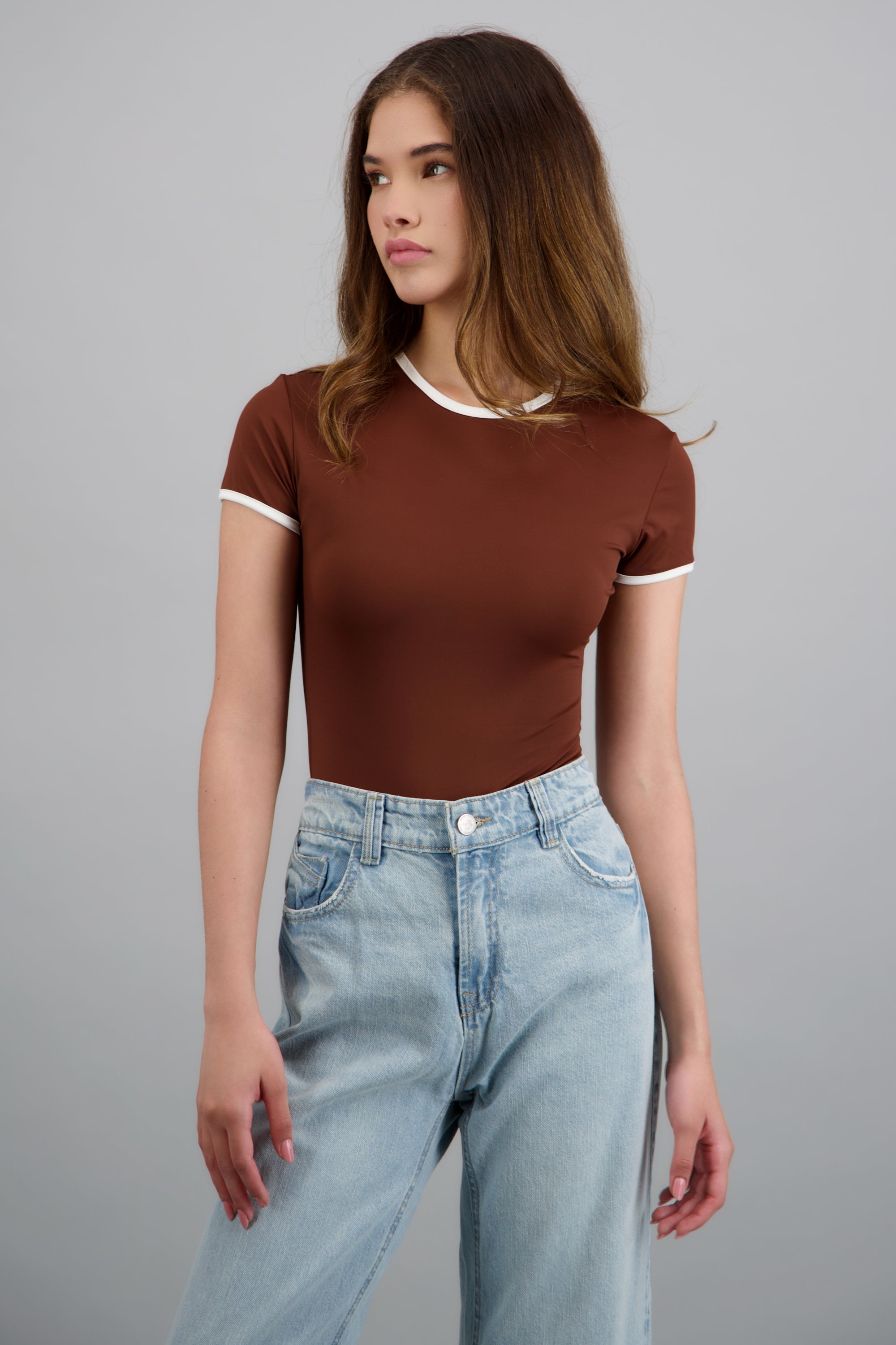 Body escote redondo contraste CHOCOLATE