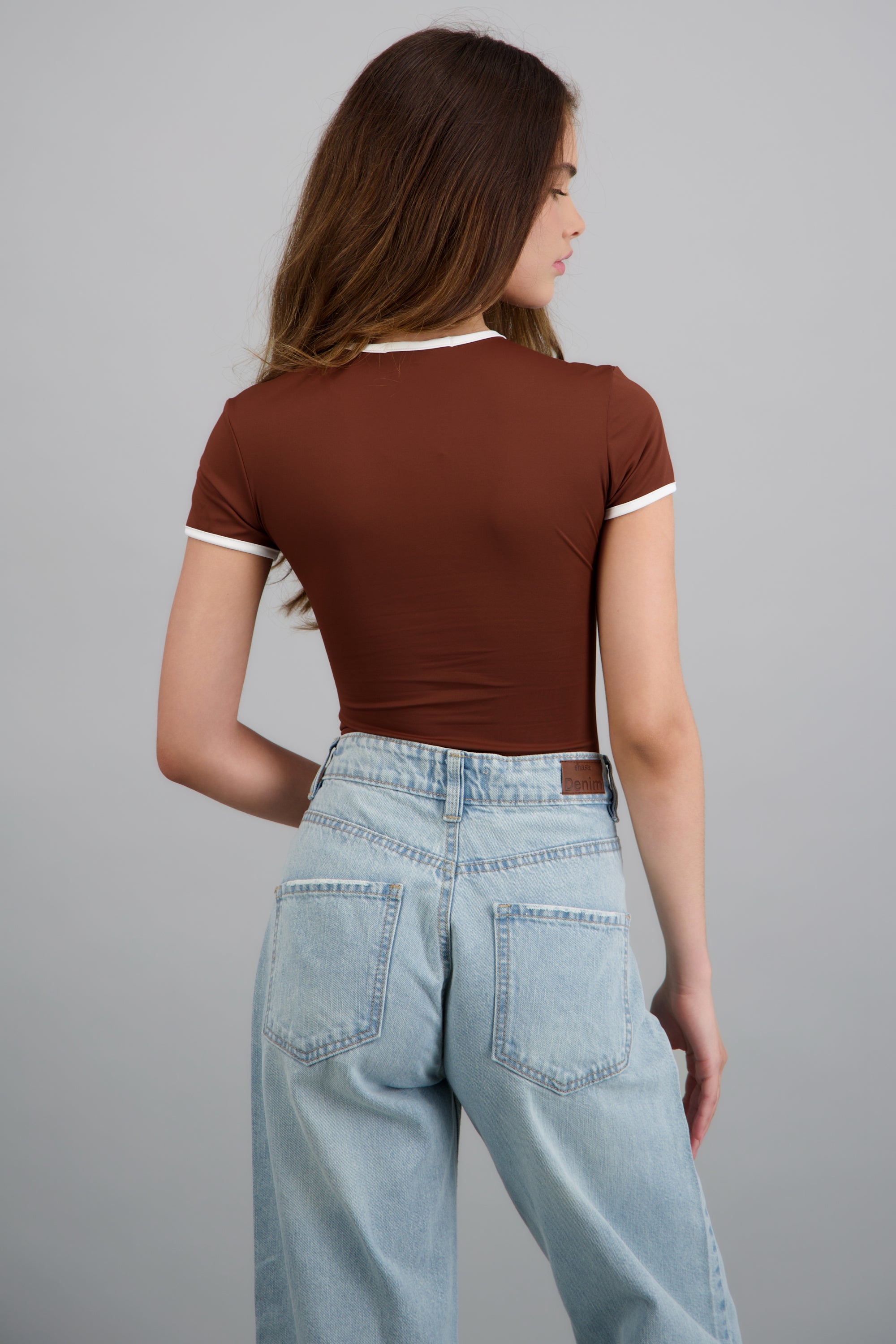 Body escote redondo contraste CHOCOLATE