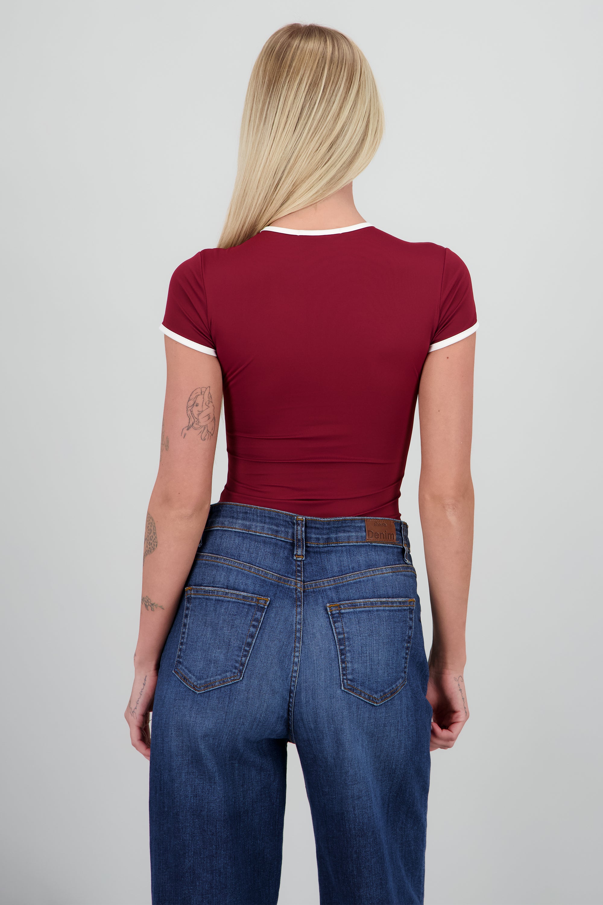 Body escote redondo contraste VINO
