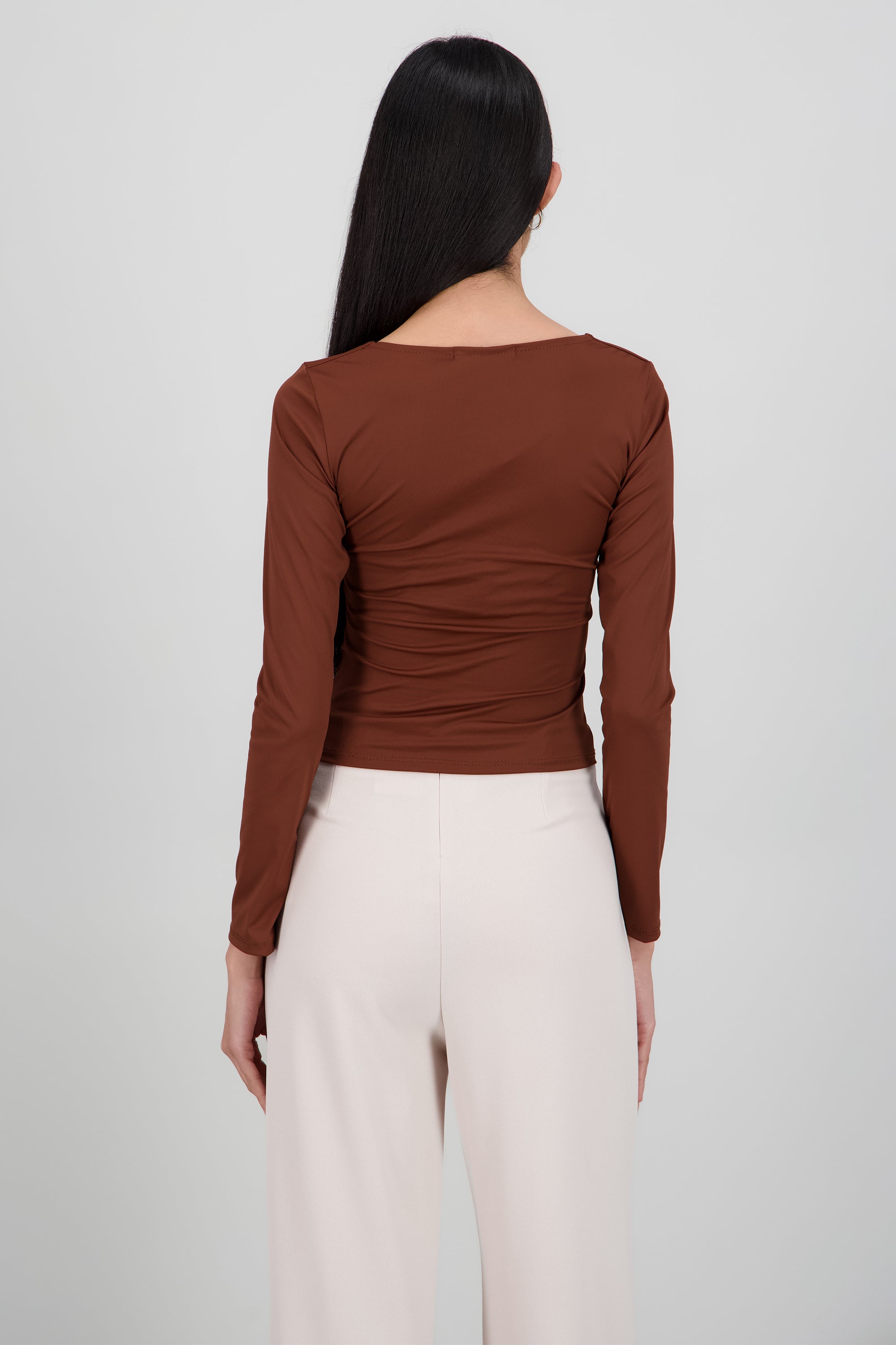 Top escote redondo manga larga CHOCOLATE