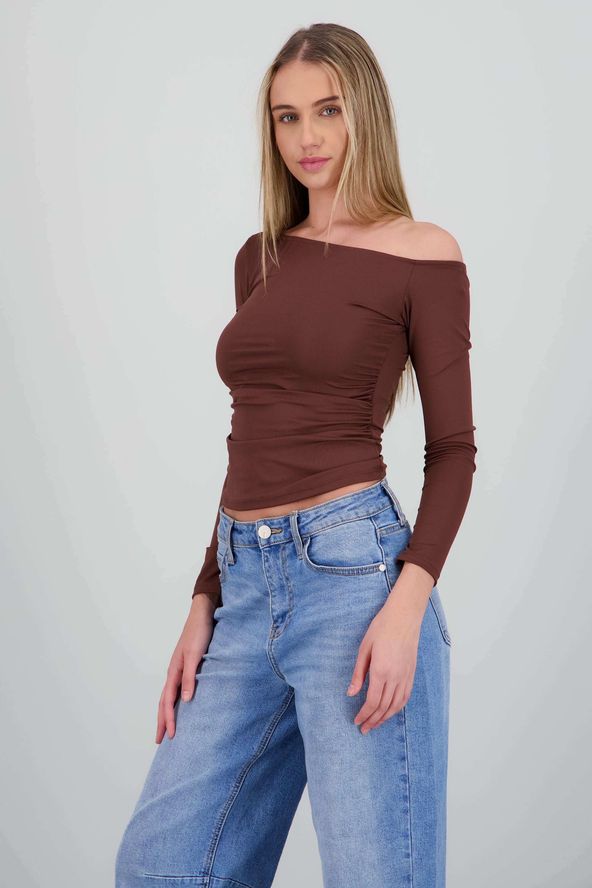 Top manga larga asimetrico CHOCOLATE