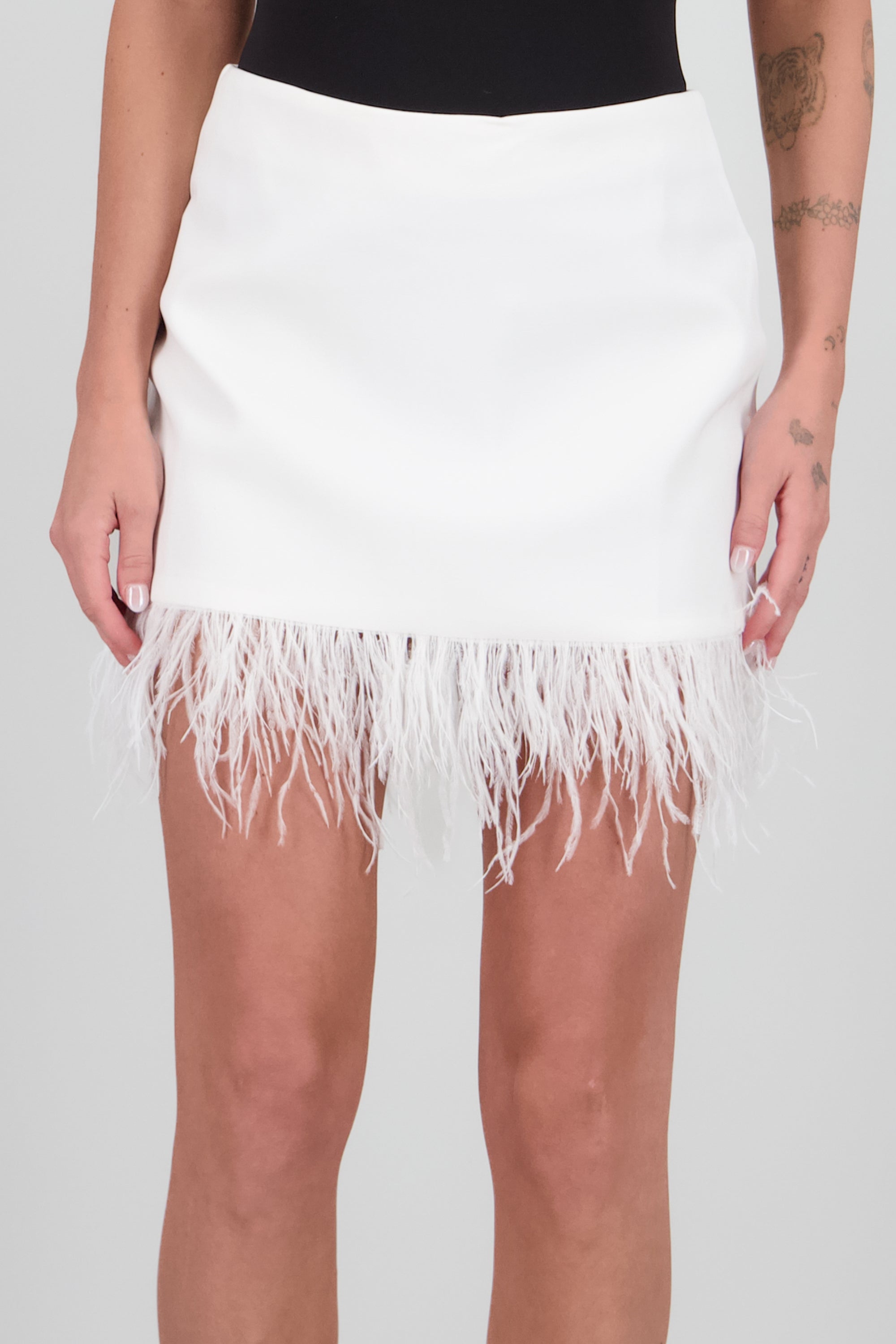 Falda detalle plumas BLANCO