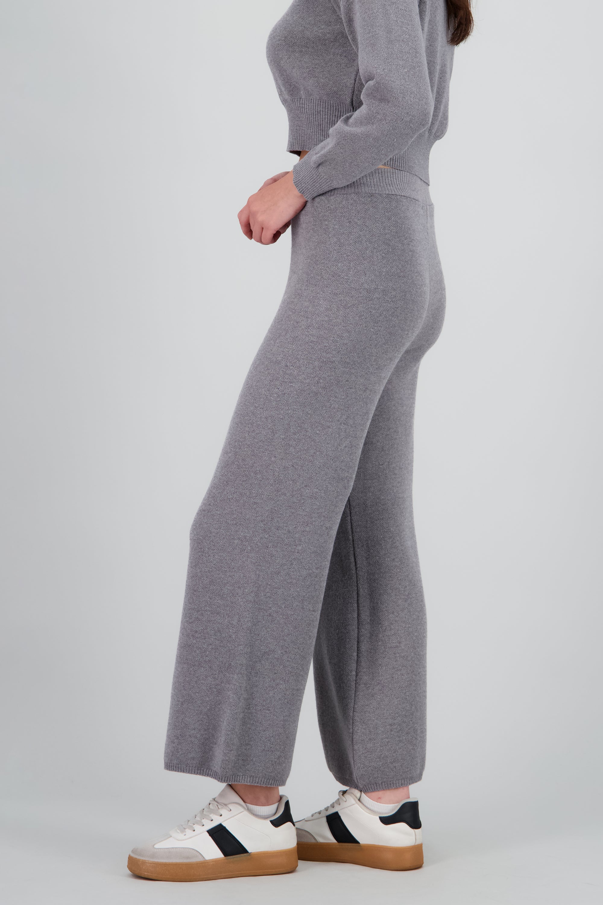 Pantalon tejido suave GRIS