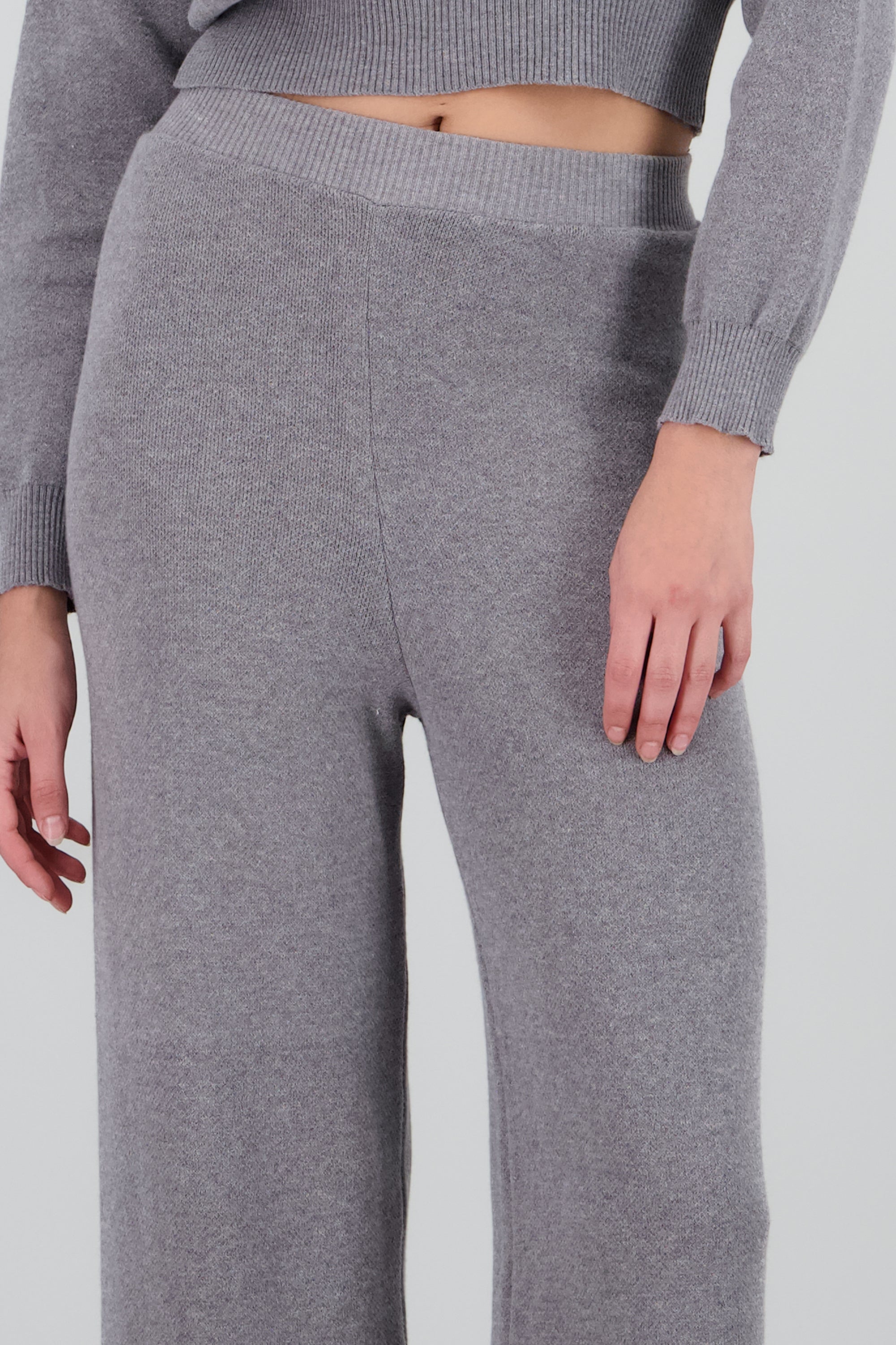 Pantalon tejido suave GRIS