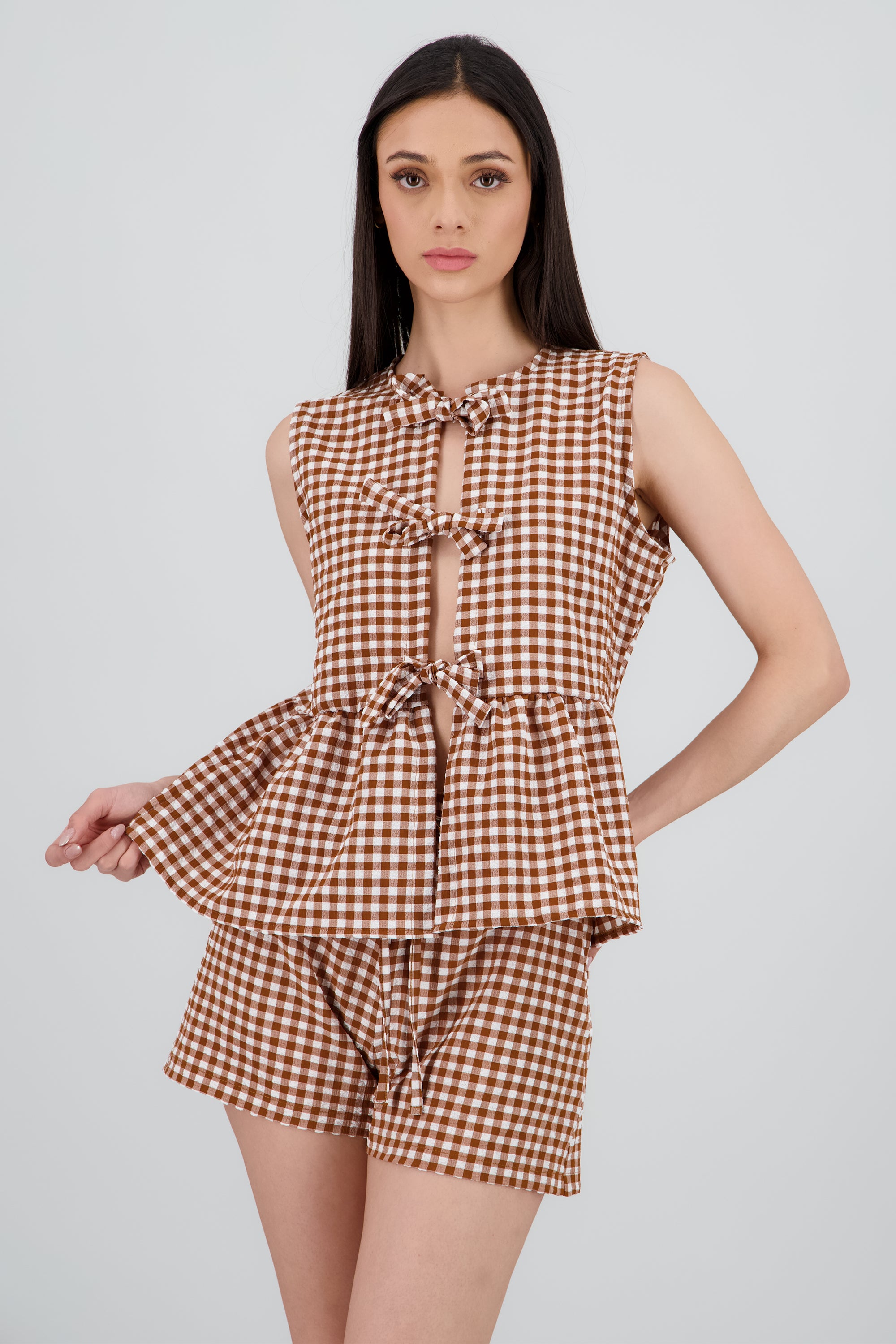Blusa sin manga olan detalle cuadros CAFE COMBO