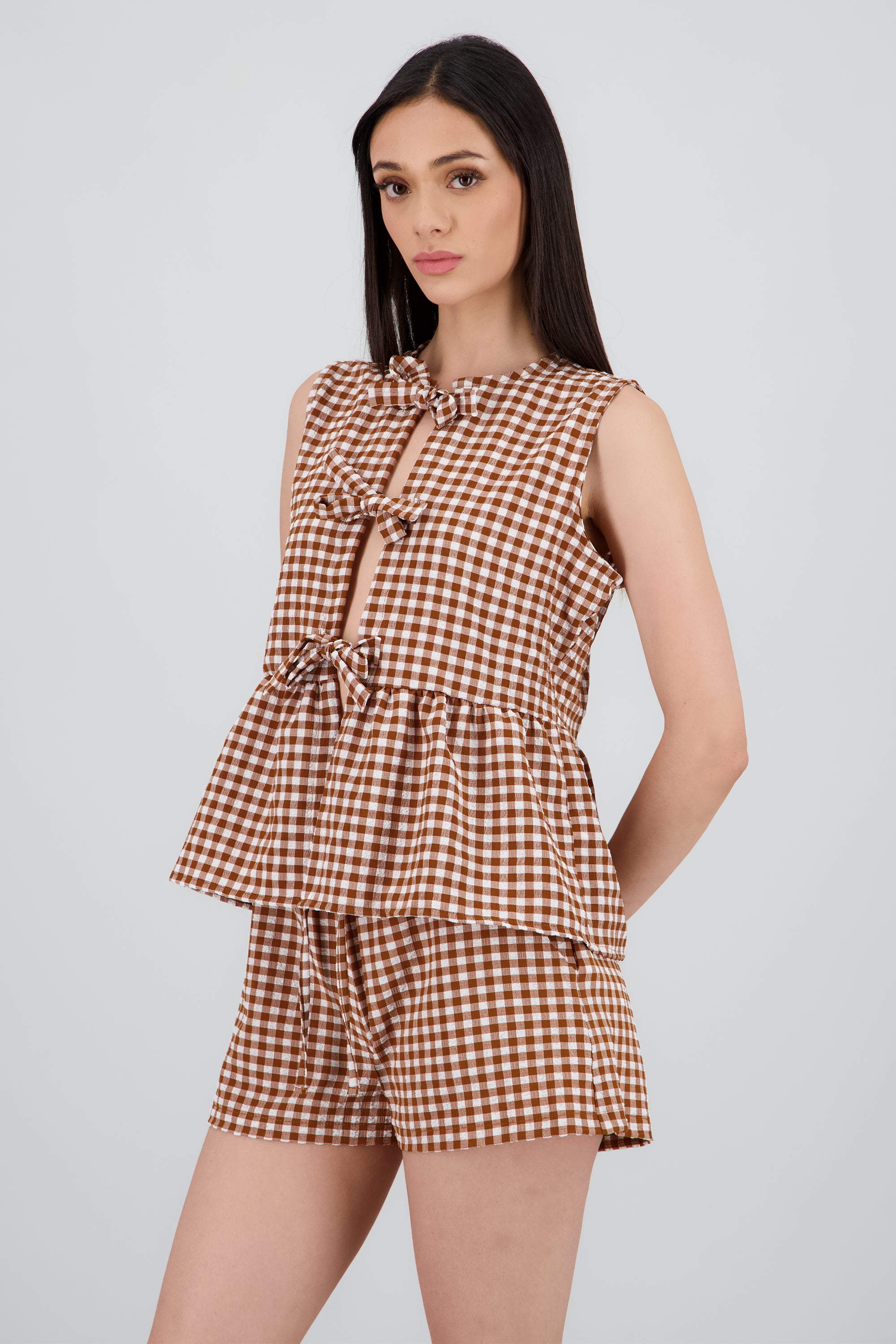 Blusa sin manga olan detalle cuadros CAFE COMBO